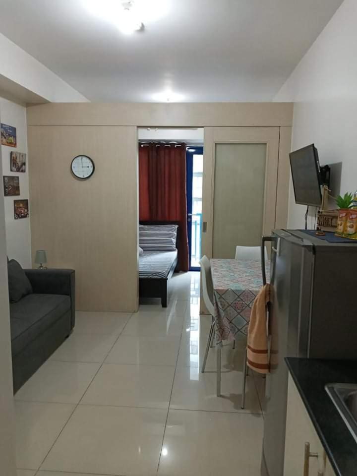 One-Bedroom Apartment with Balcony - Photo 4