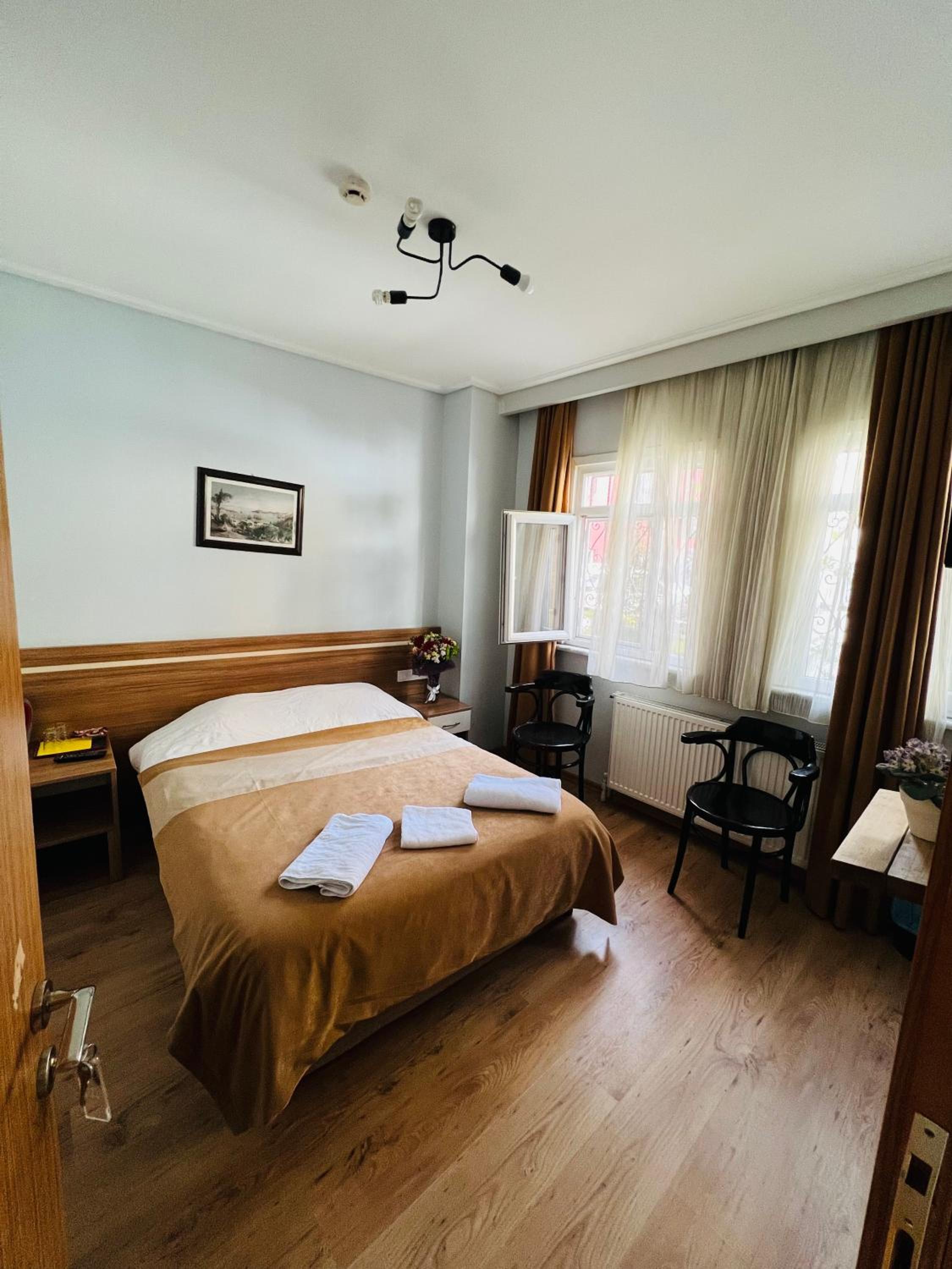 Deluxe Double Room photo 3