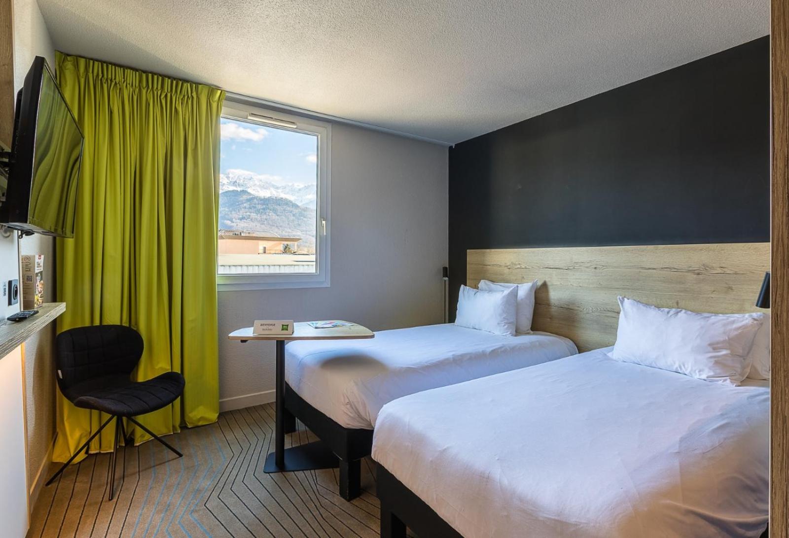 Twin Room - Photo 3