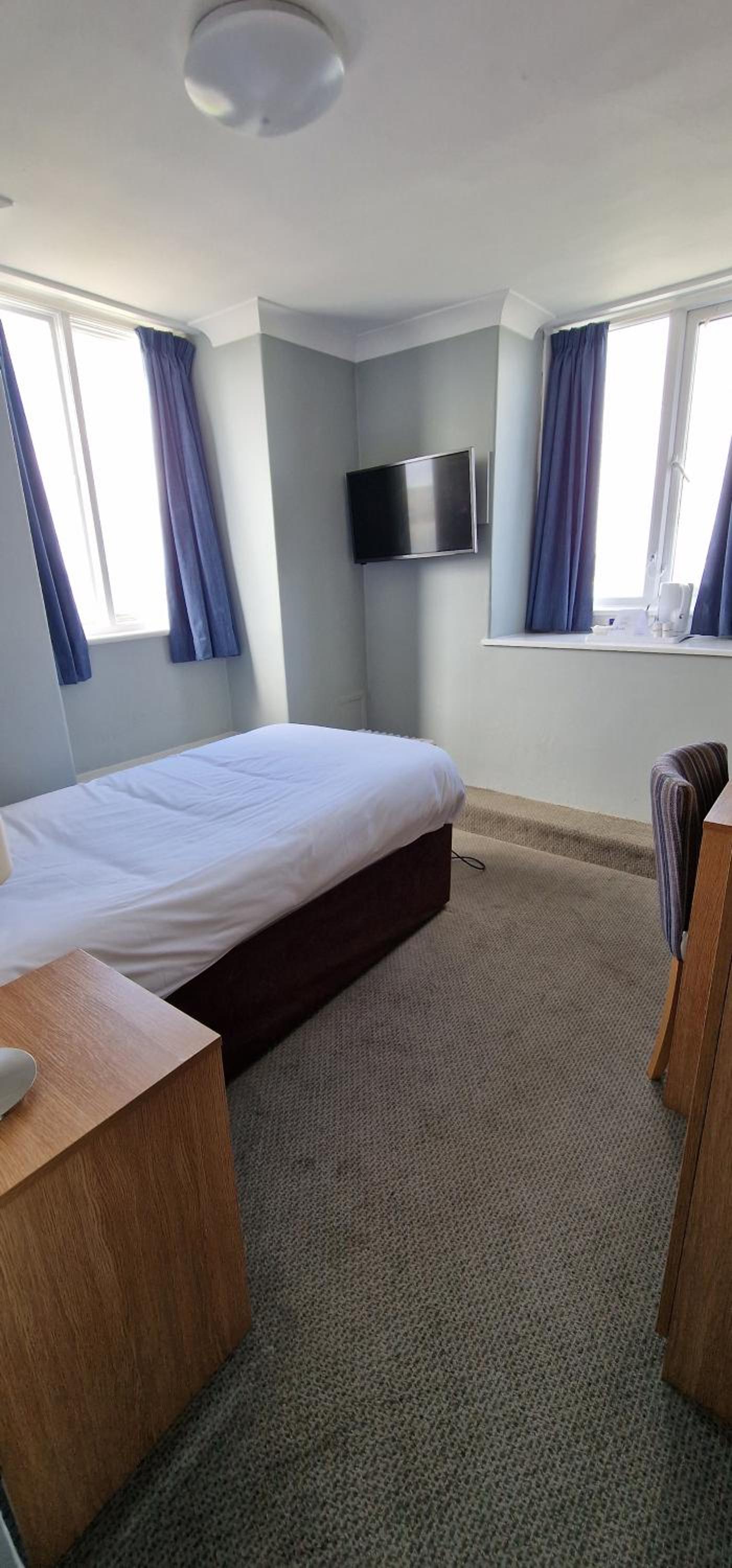 Single Room photo 2