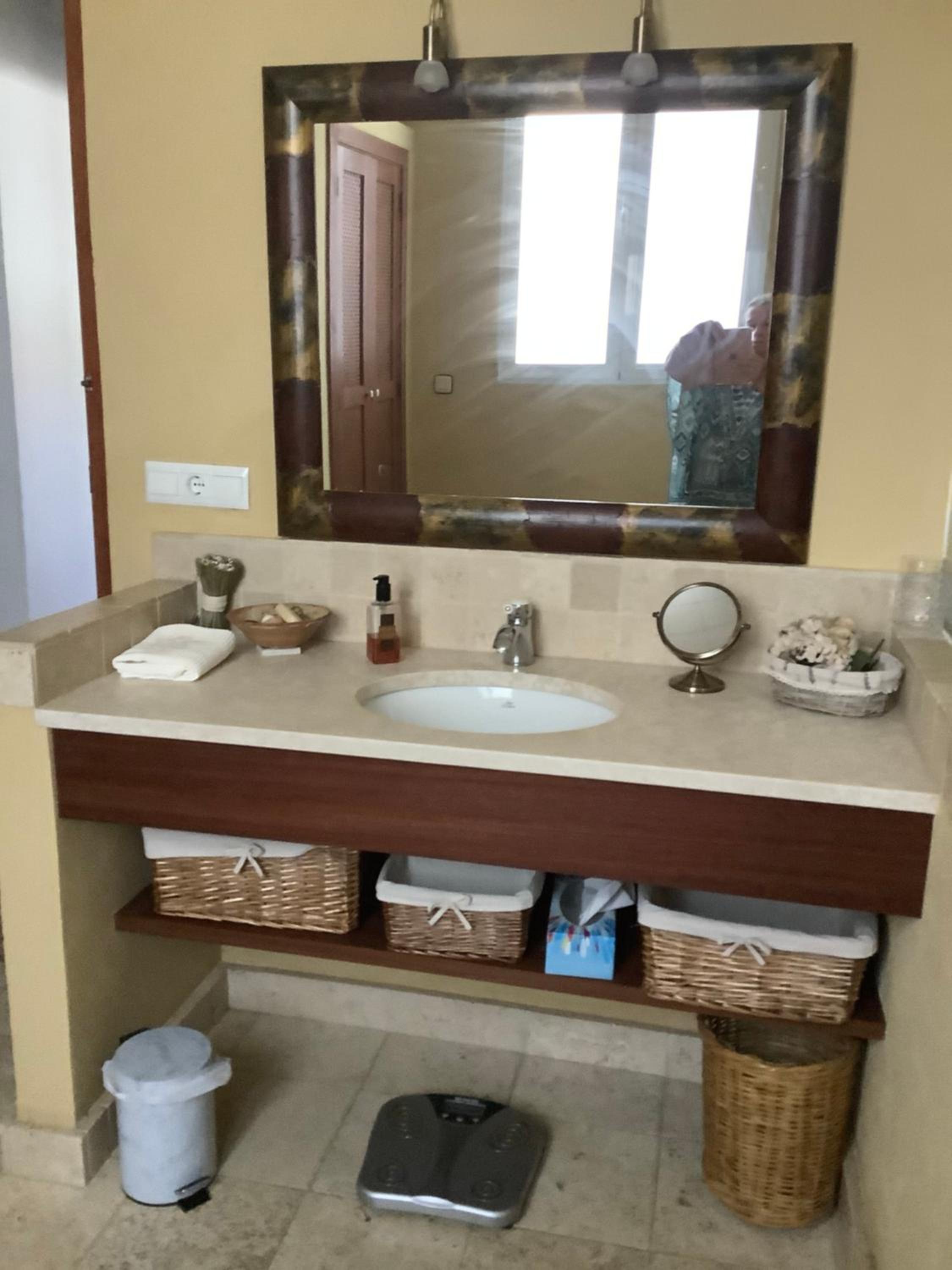 Double Room with Sea View - Photo 12