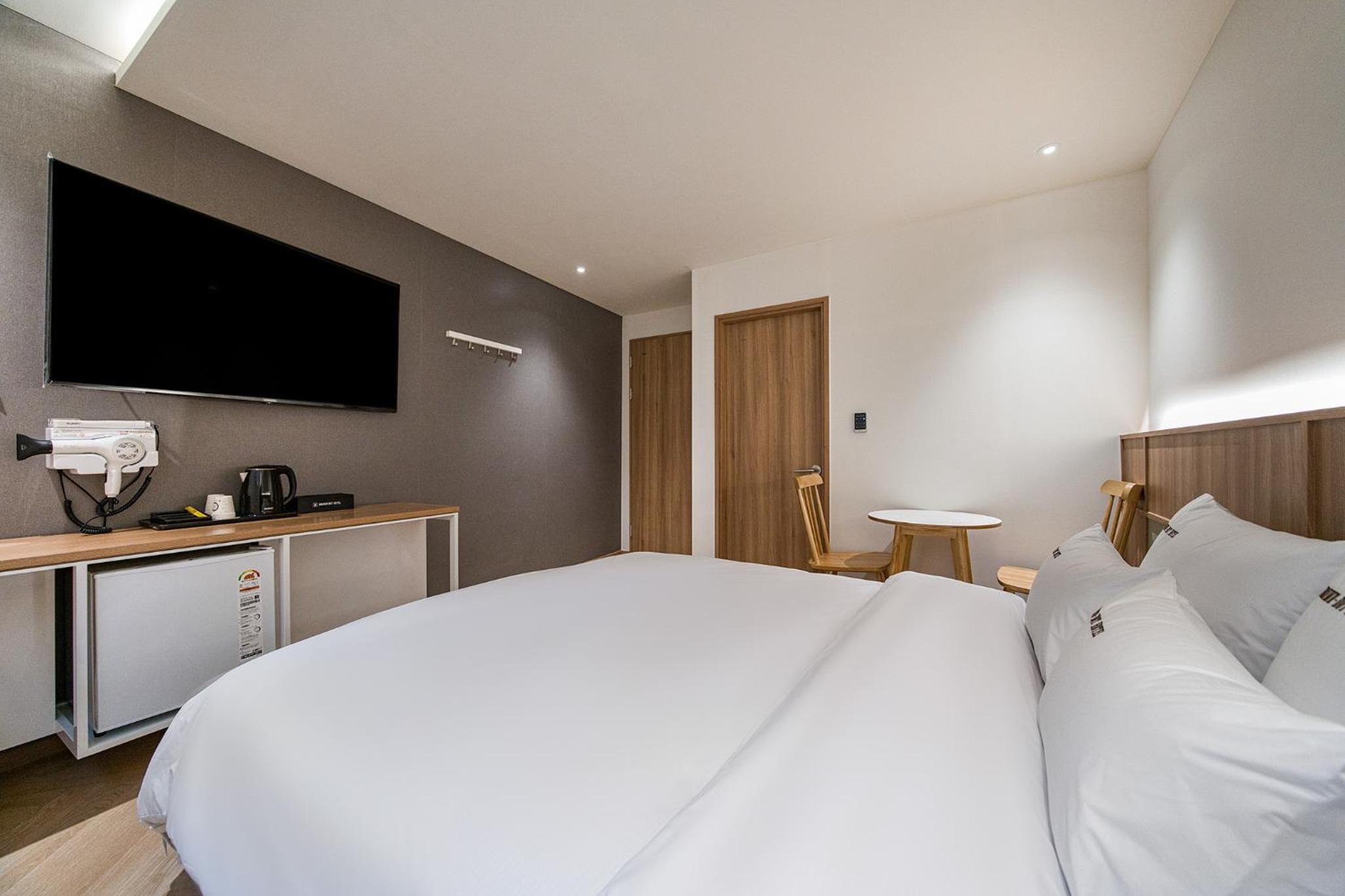 Standard Double Room - Photo 4
