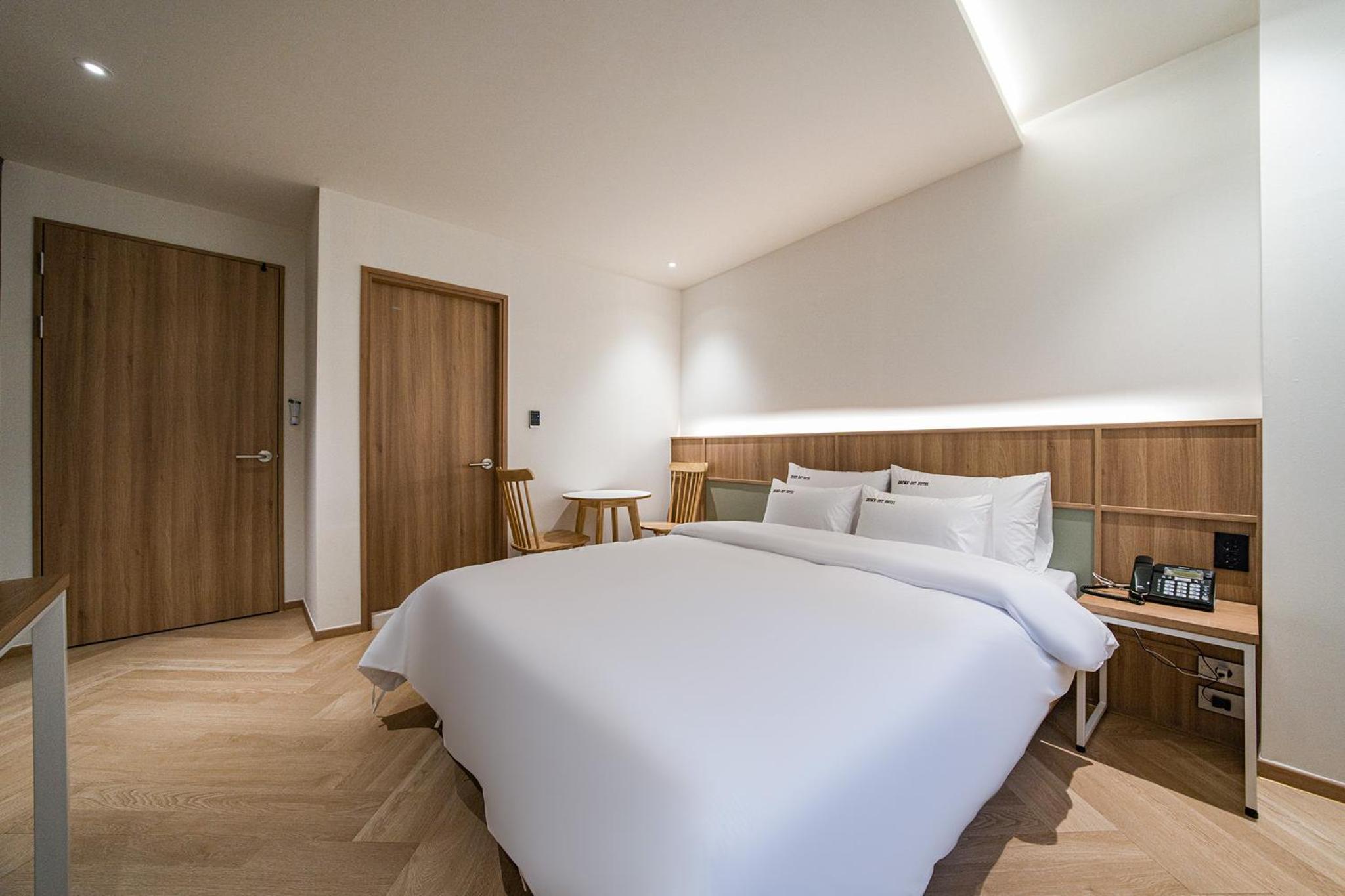 Standard Double Room - Photo 6