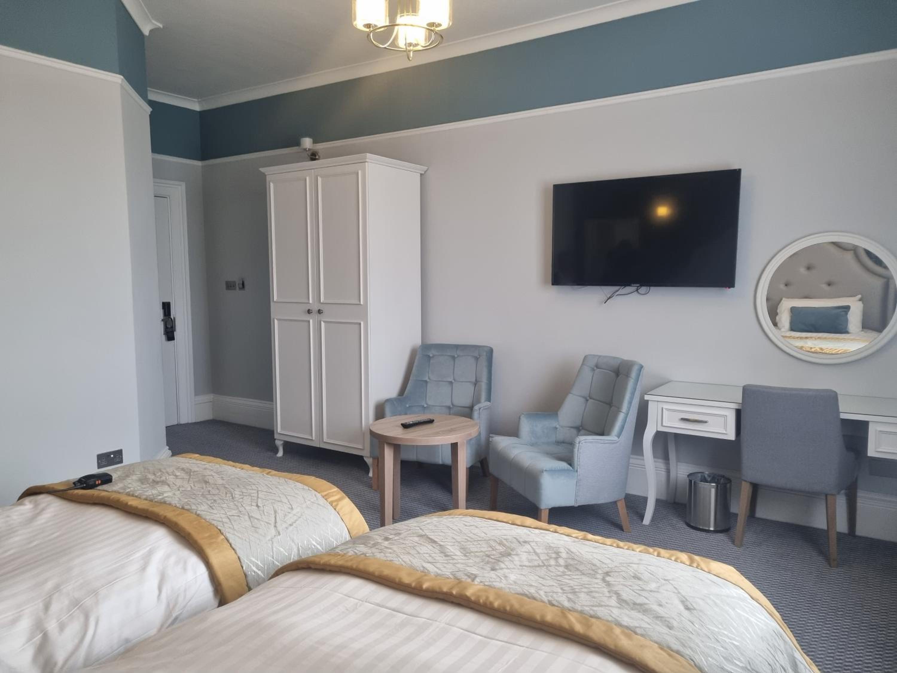 Standard Twin Room photo 2