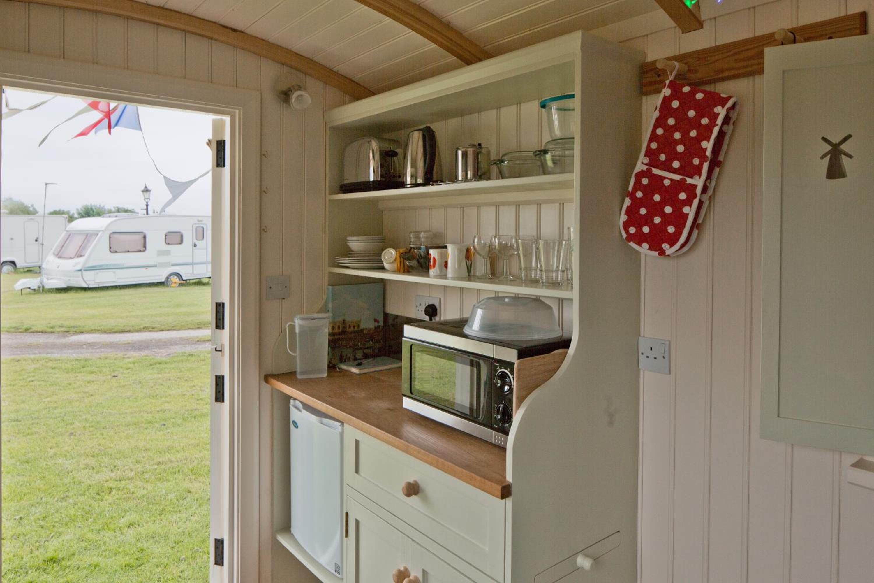 Caravan - Photo 2