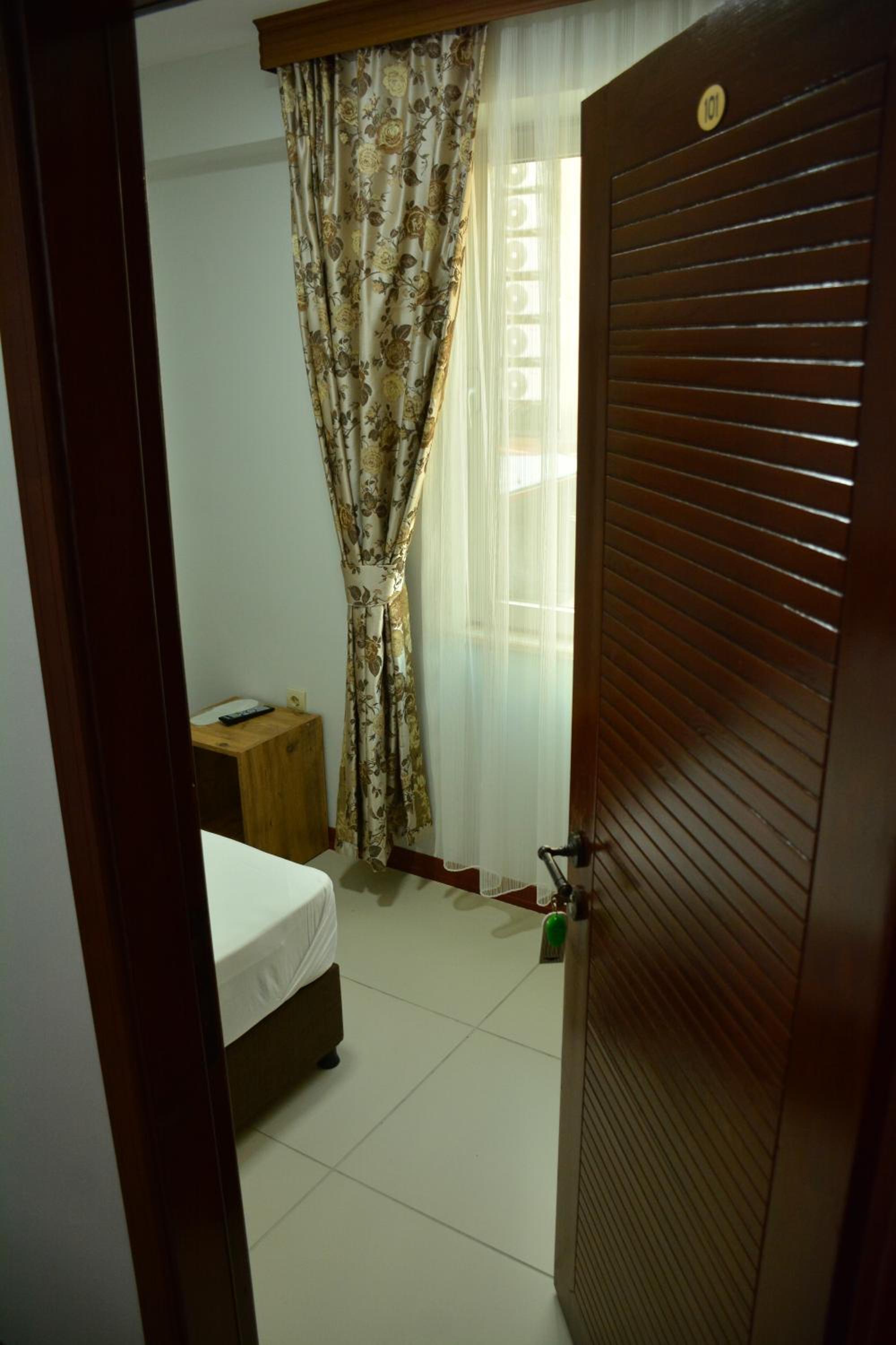 Budget Single Room