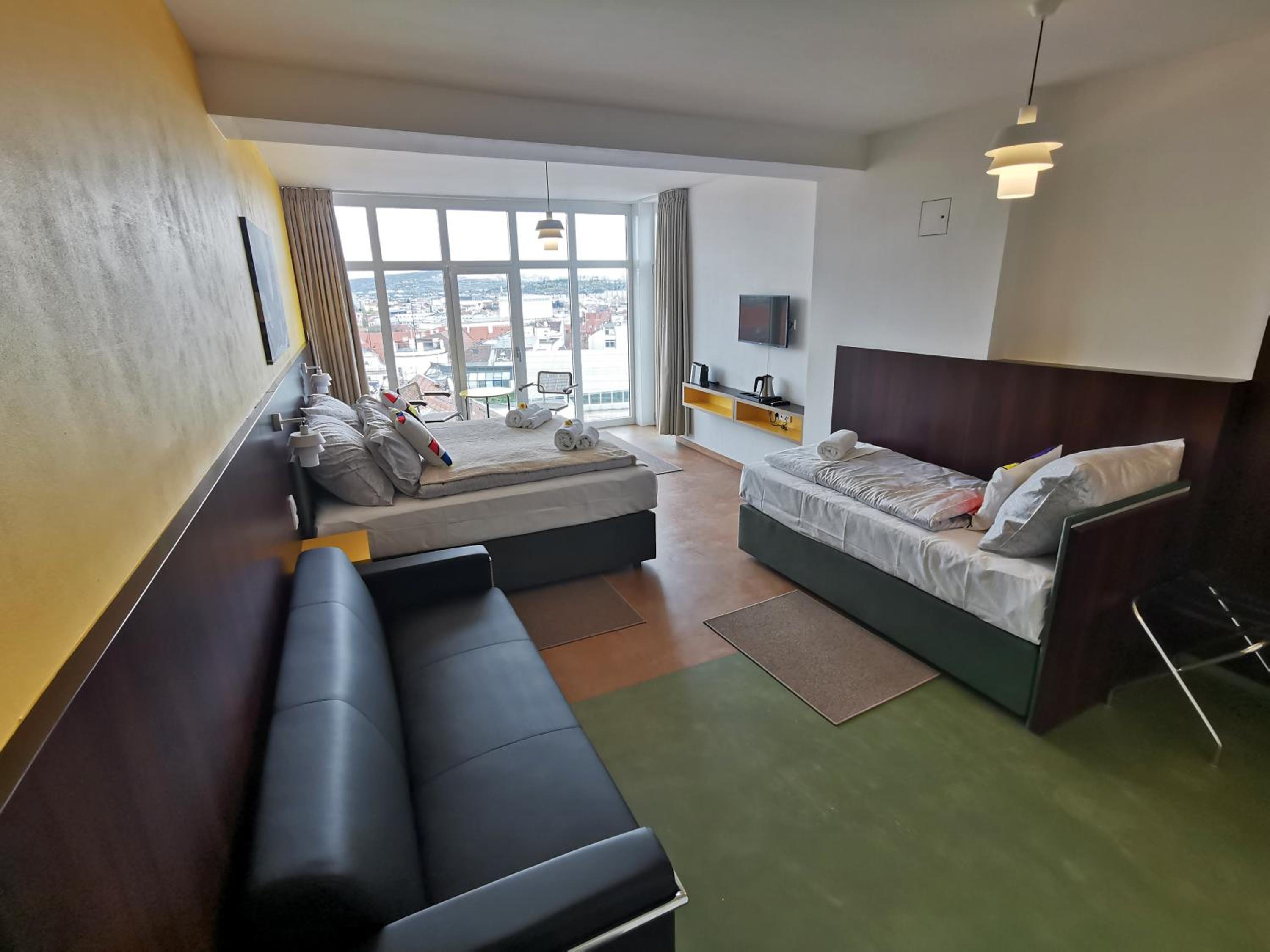 Triple Room with City View