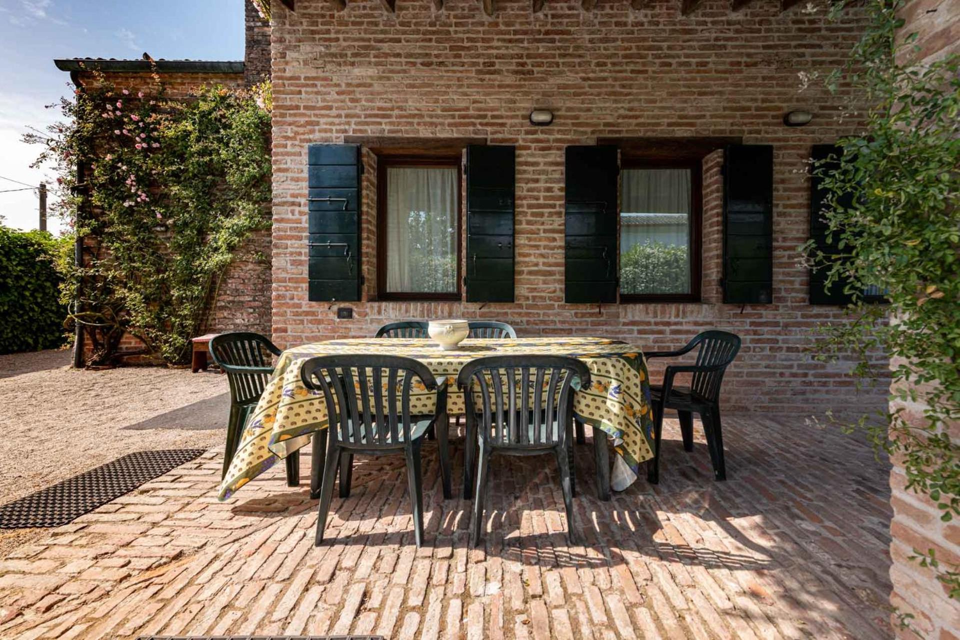 Four-Bedroom House photo 2