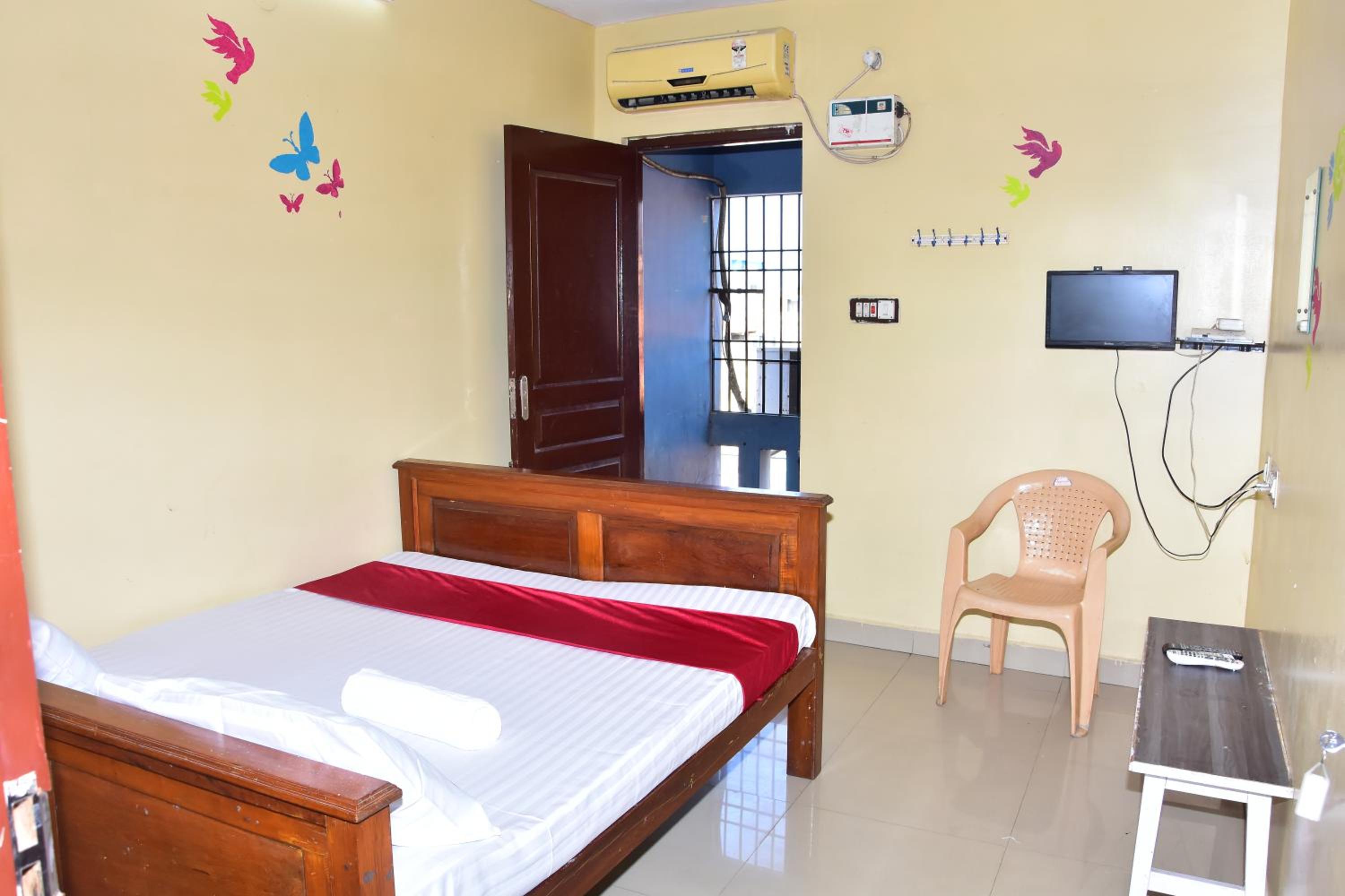 Deluxe Double Room - Photo 12