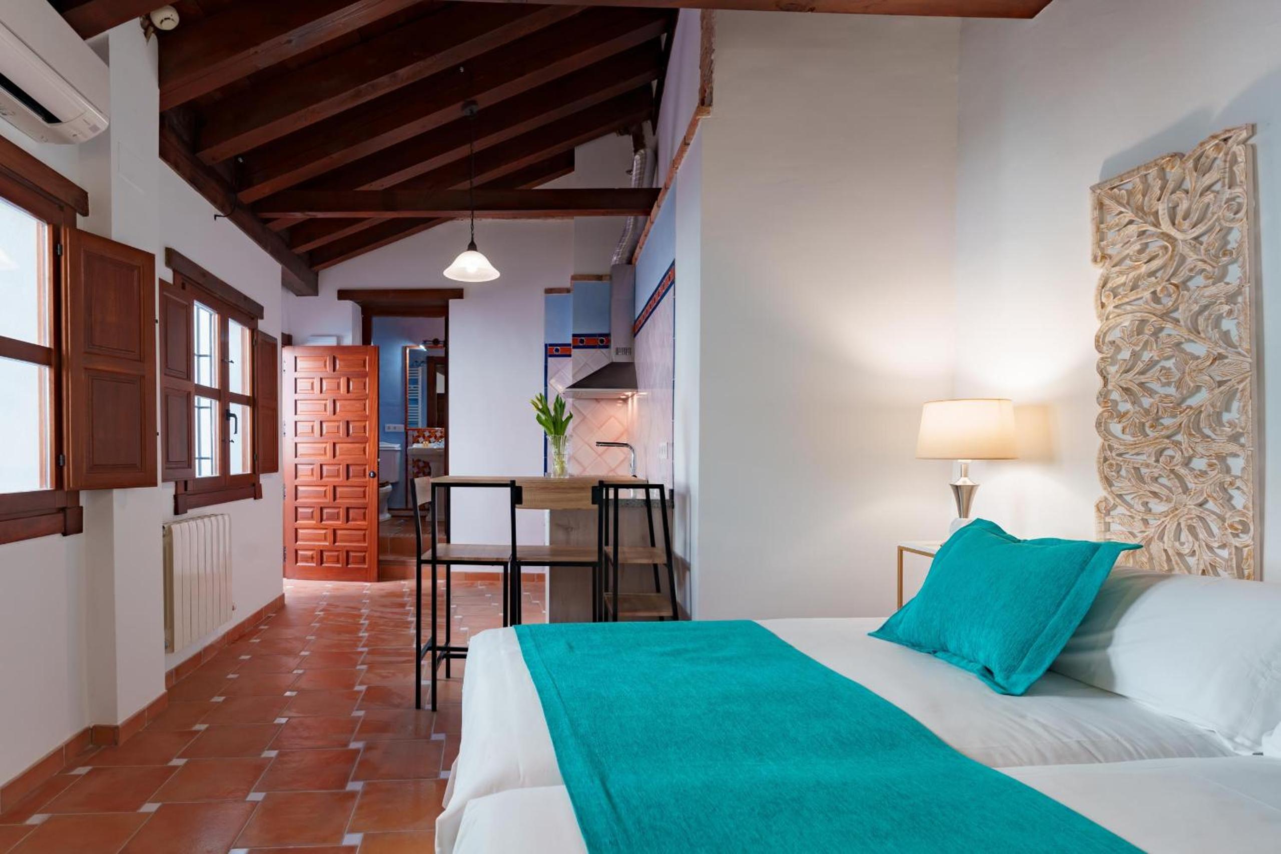 Standard Studio - Photo 16