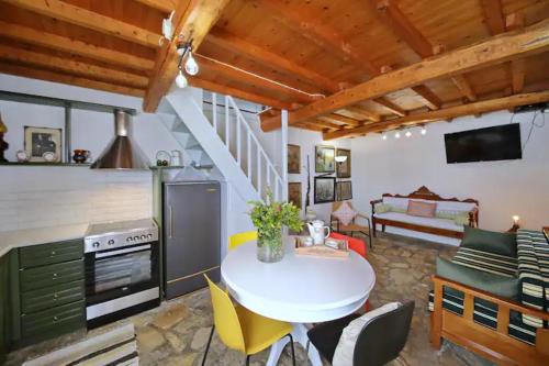 Two-Bedroom House photo 3