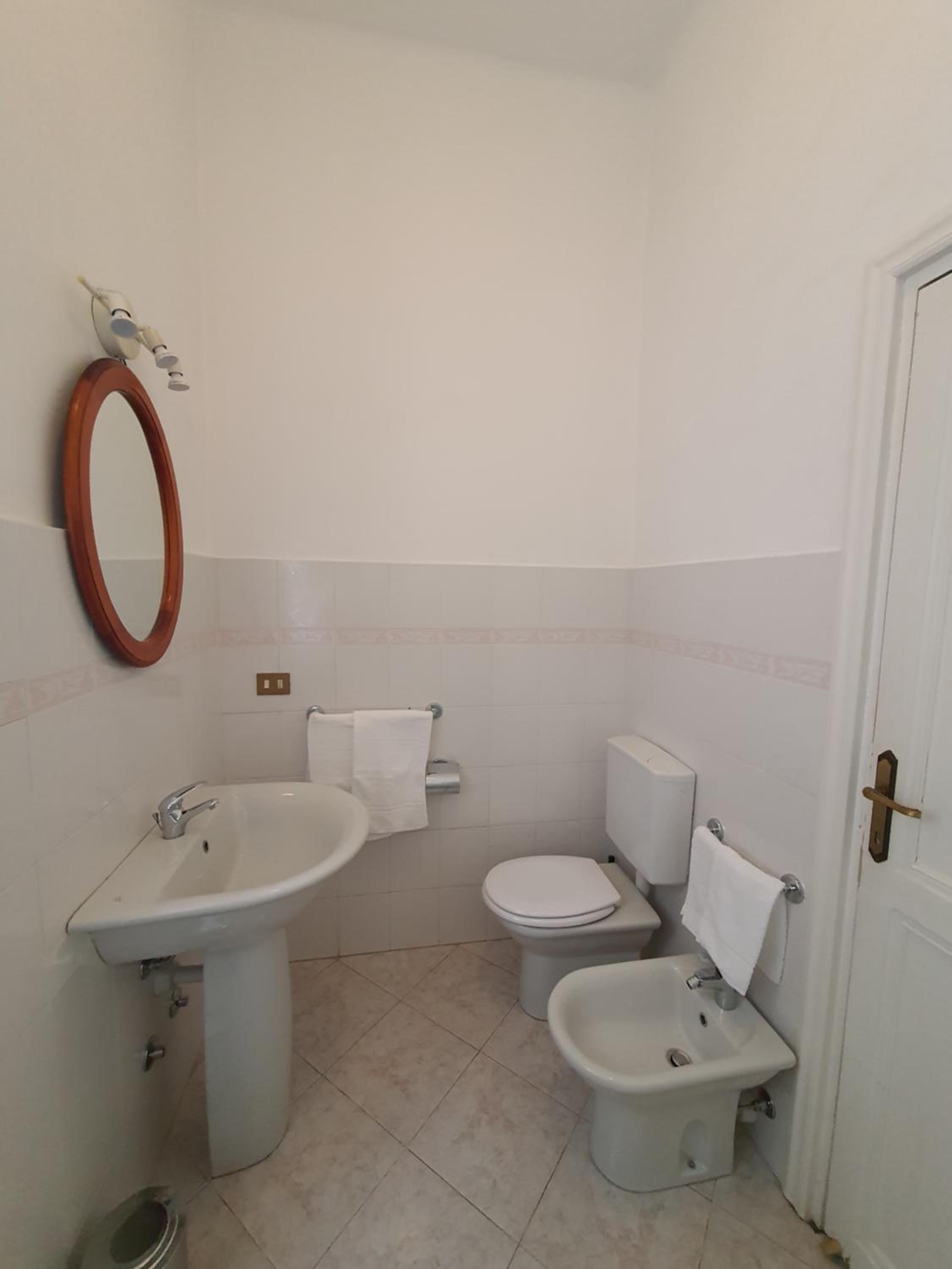 Three-Bedroom Villa - Photo 8