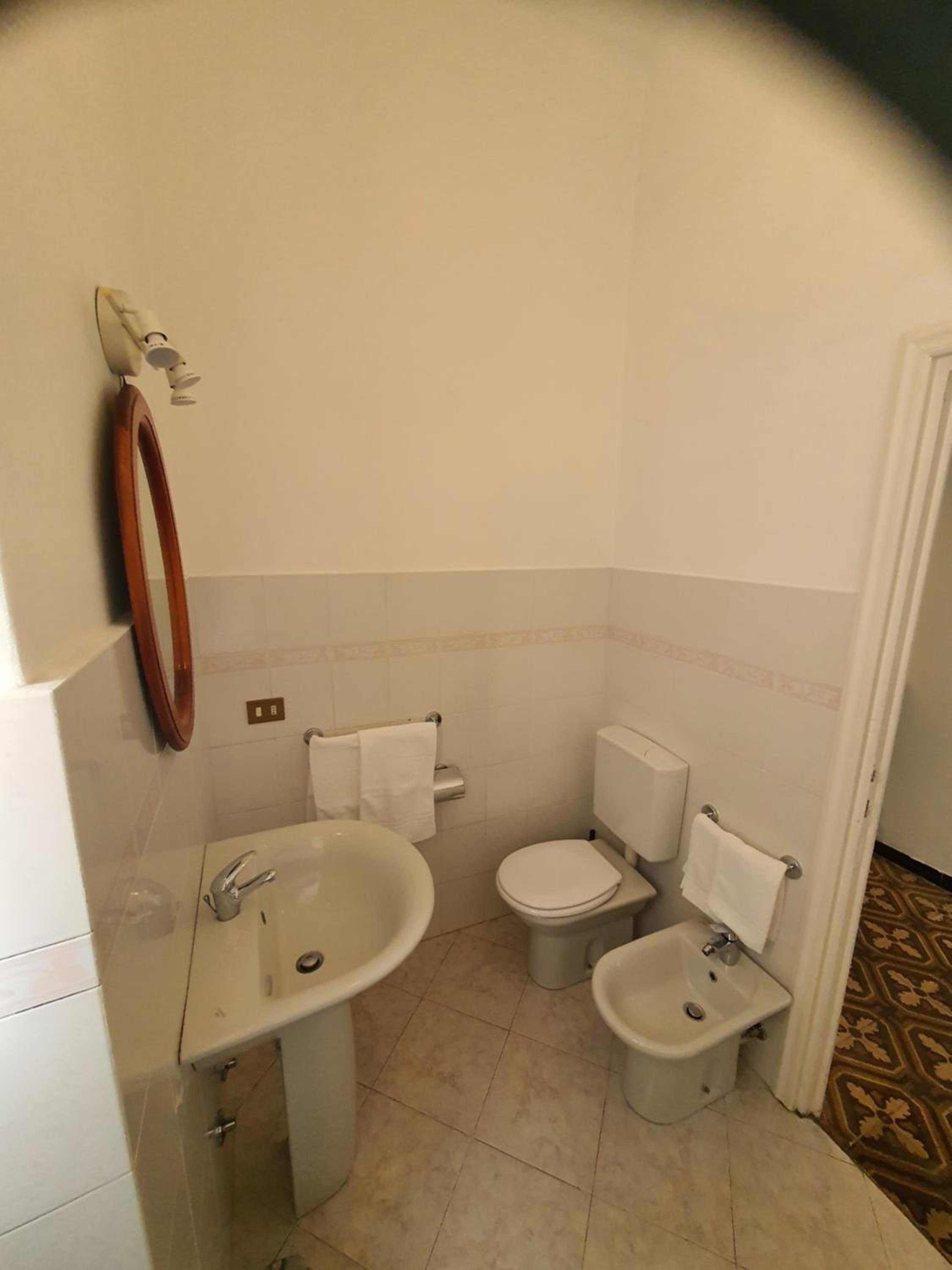 Three-Bedroom Villa - Photo 2