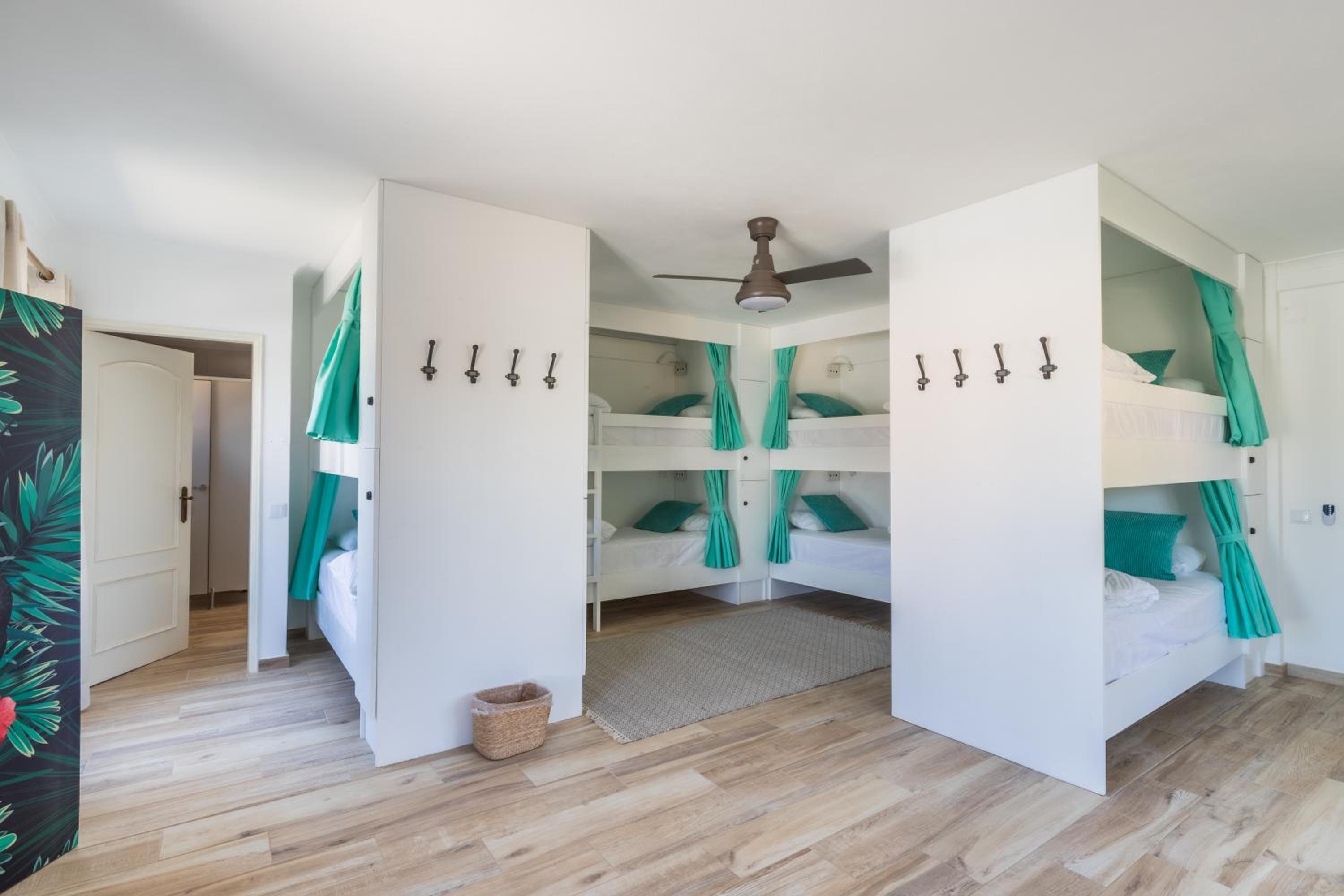 Mixed Dormitory Room photo 2