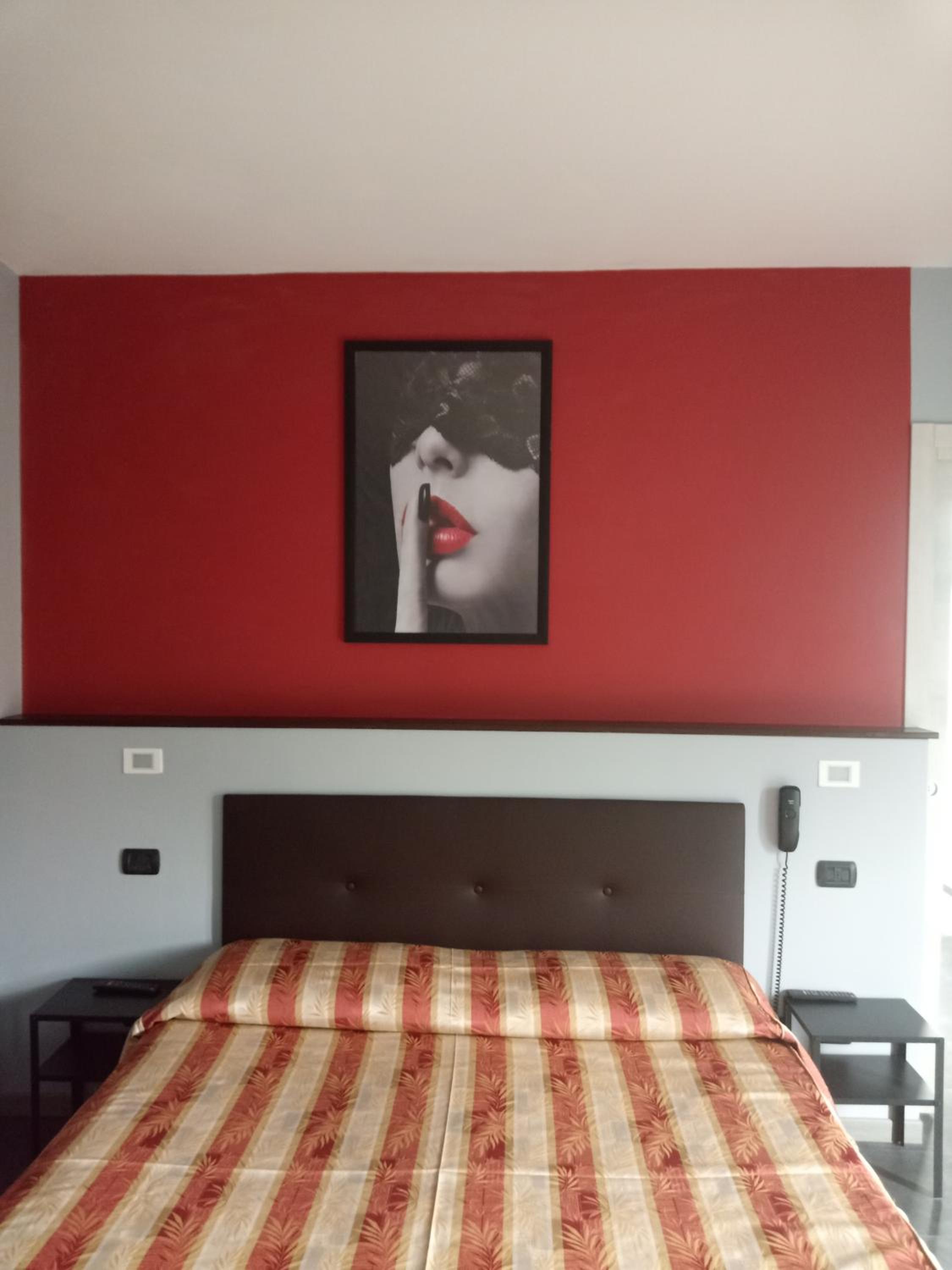 Deluxe Junior Suite - Photo 8