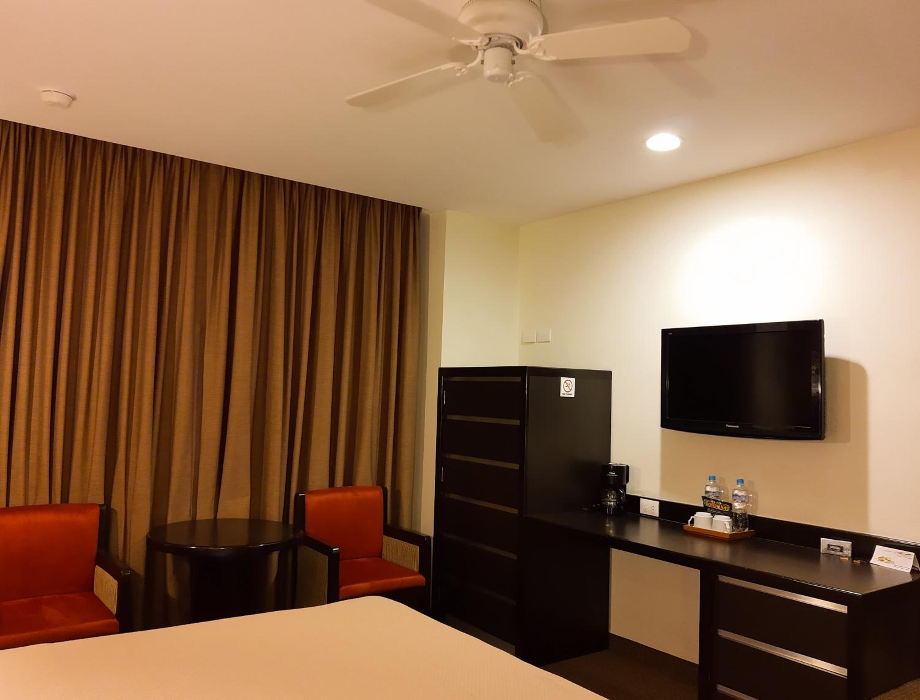 Double Room - Photo 6