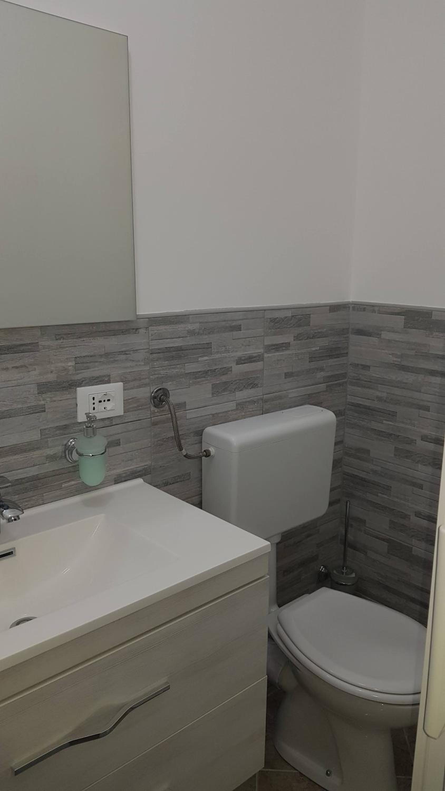 Deluxe Double Room with Balcony - Photo 17