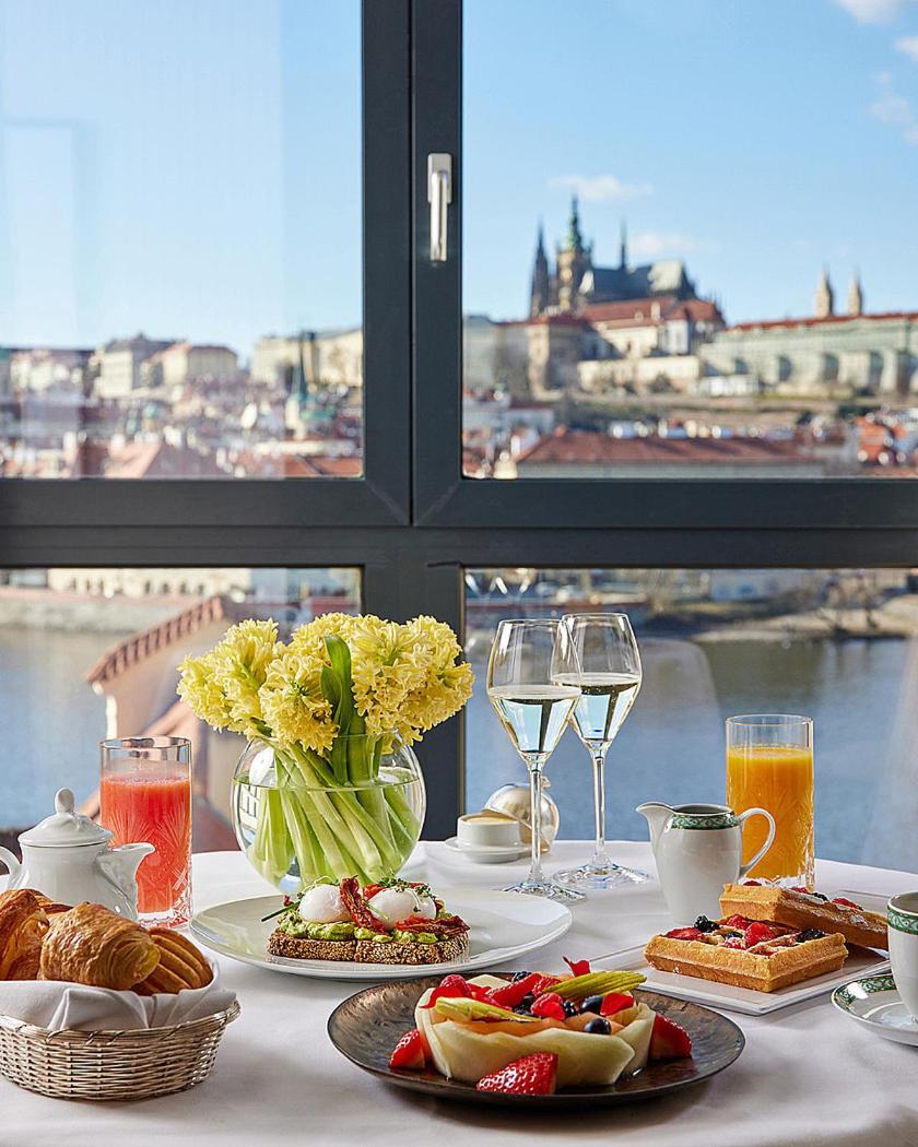Suite with River View thumbnail 6