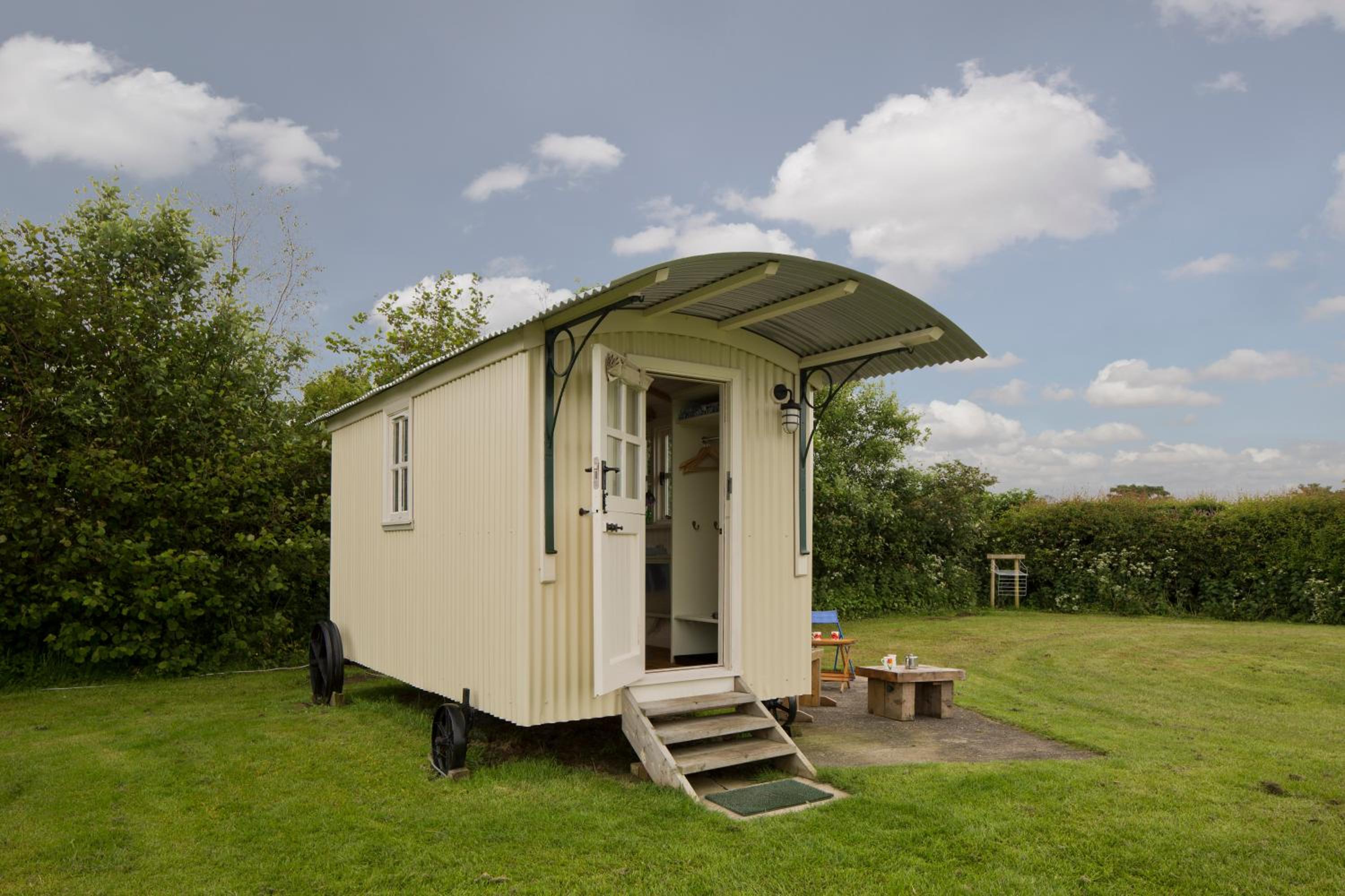 Caravan - Photo 1