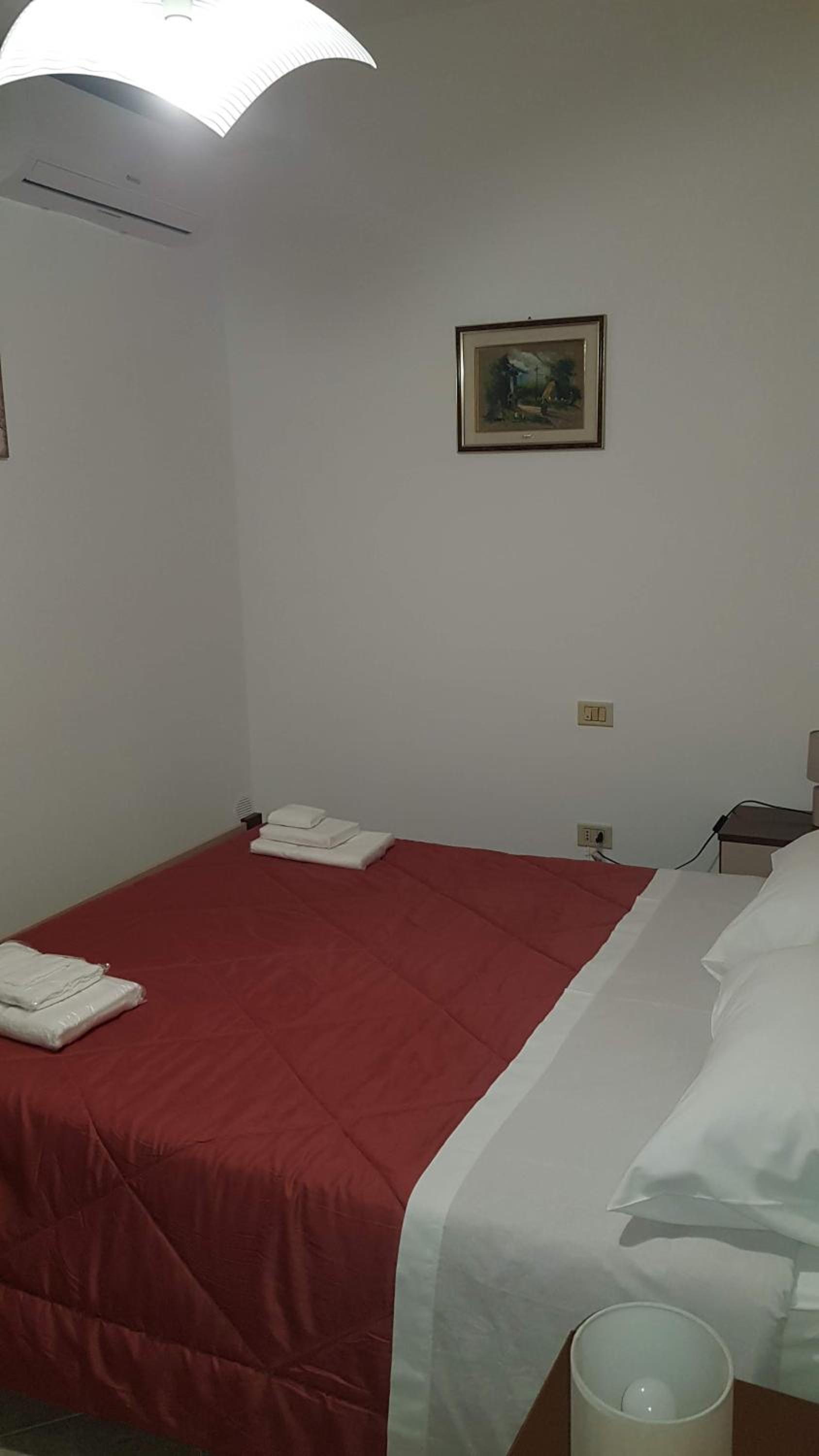 Standard Double Room - Photo 4