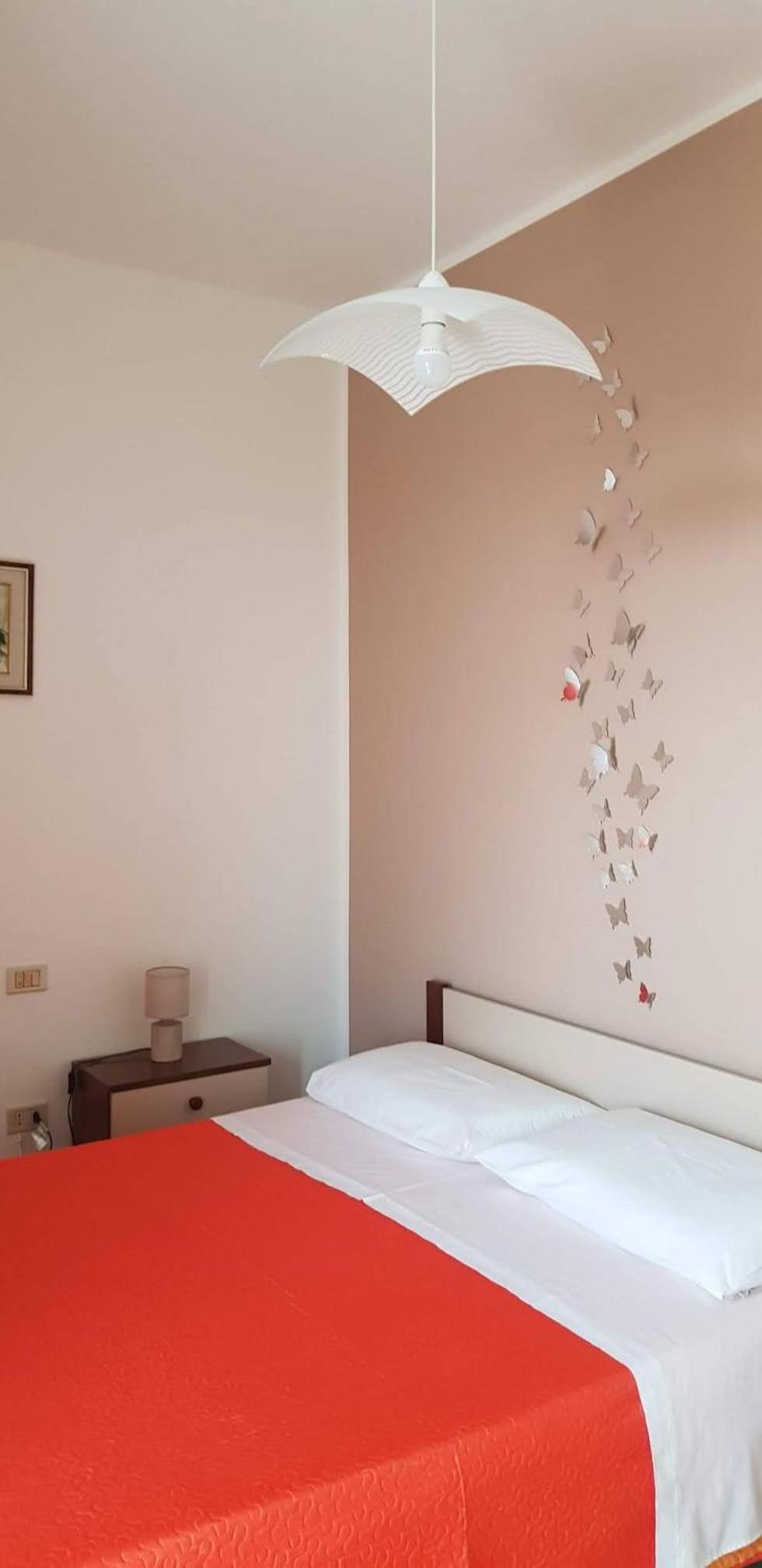 Standard Double Room - Photo 2