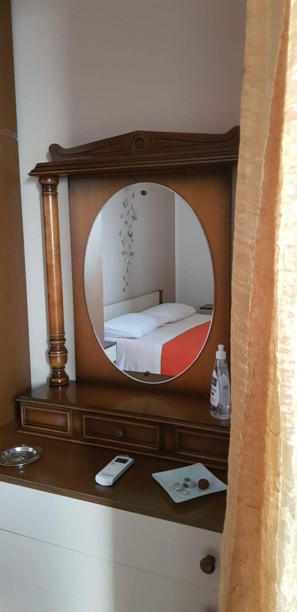 Standard Double Room - Photo 13