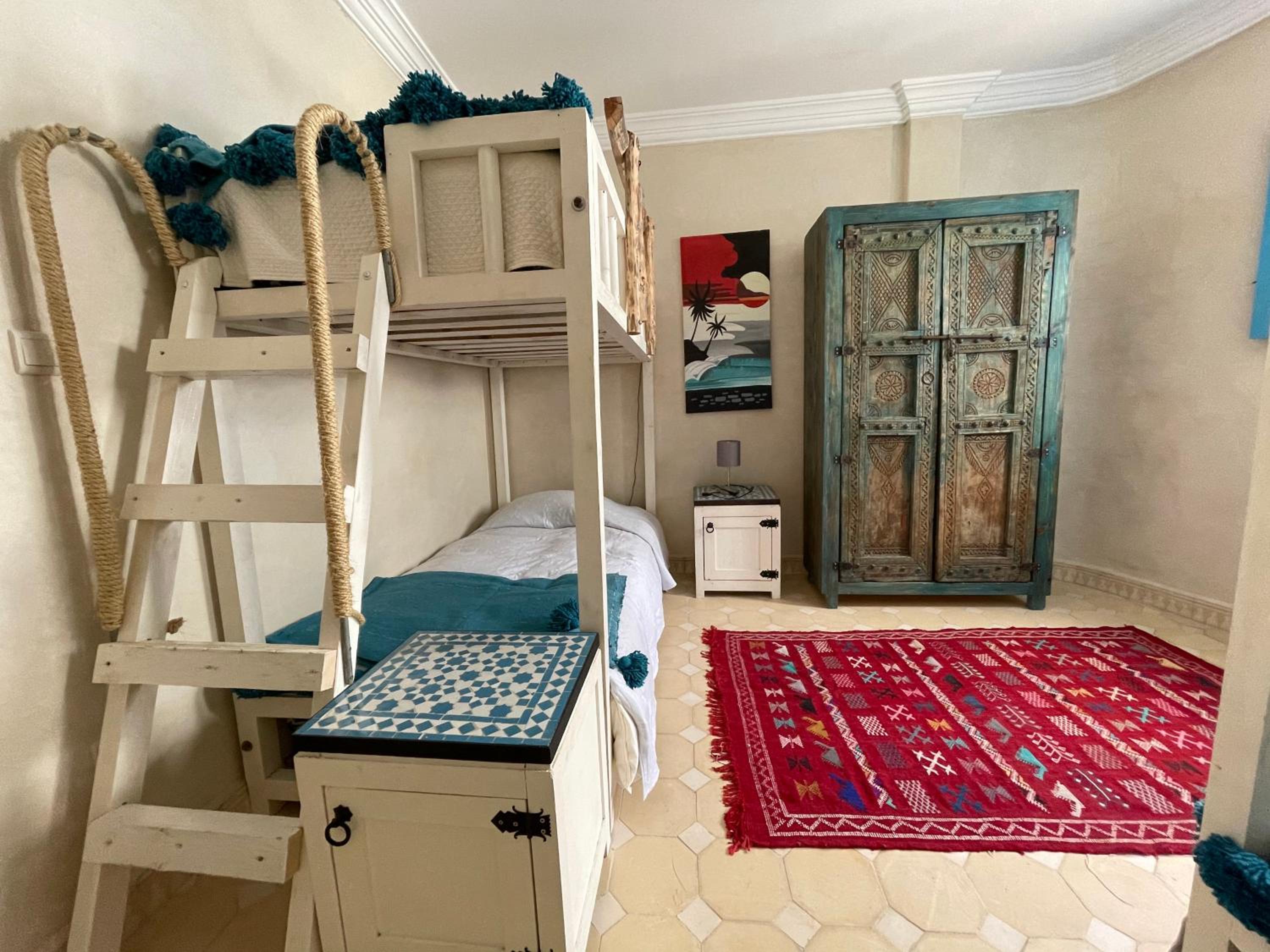 Bed in 4-Bed Mixed Dormitory Room photo 2