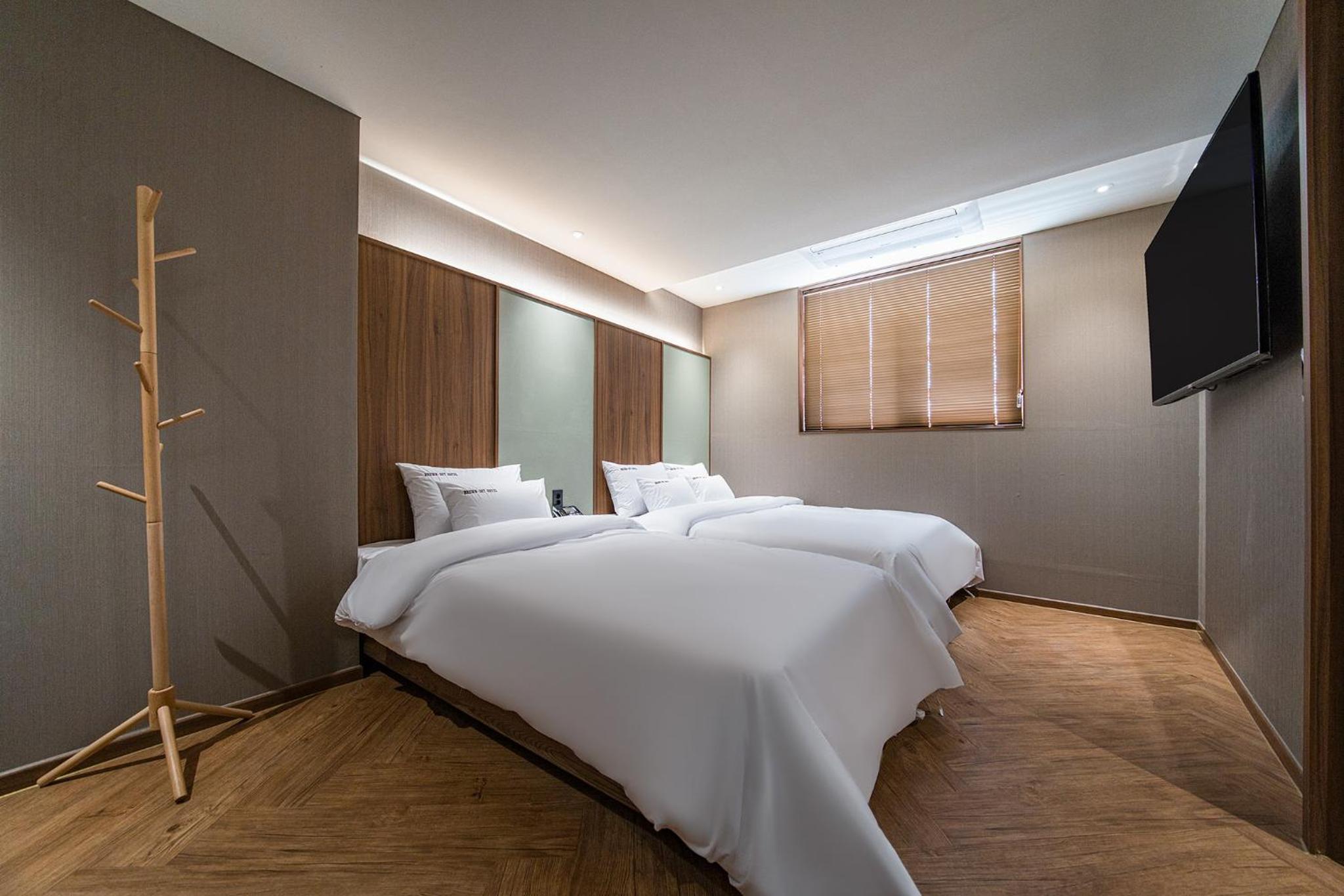 Deluxe Twin Room - Photo 7