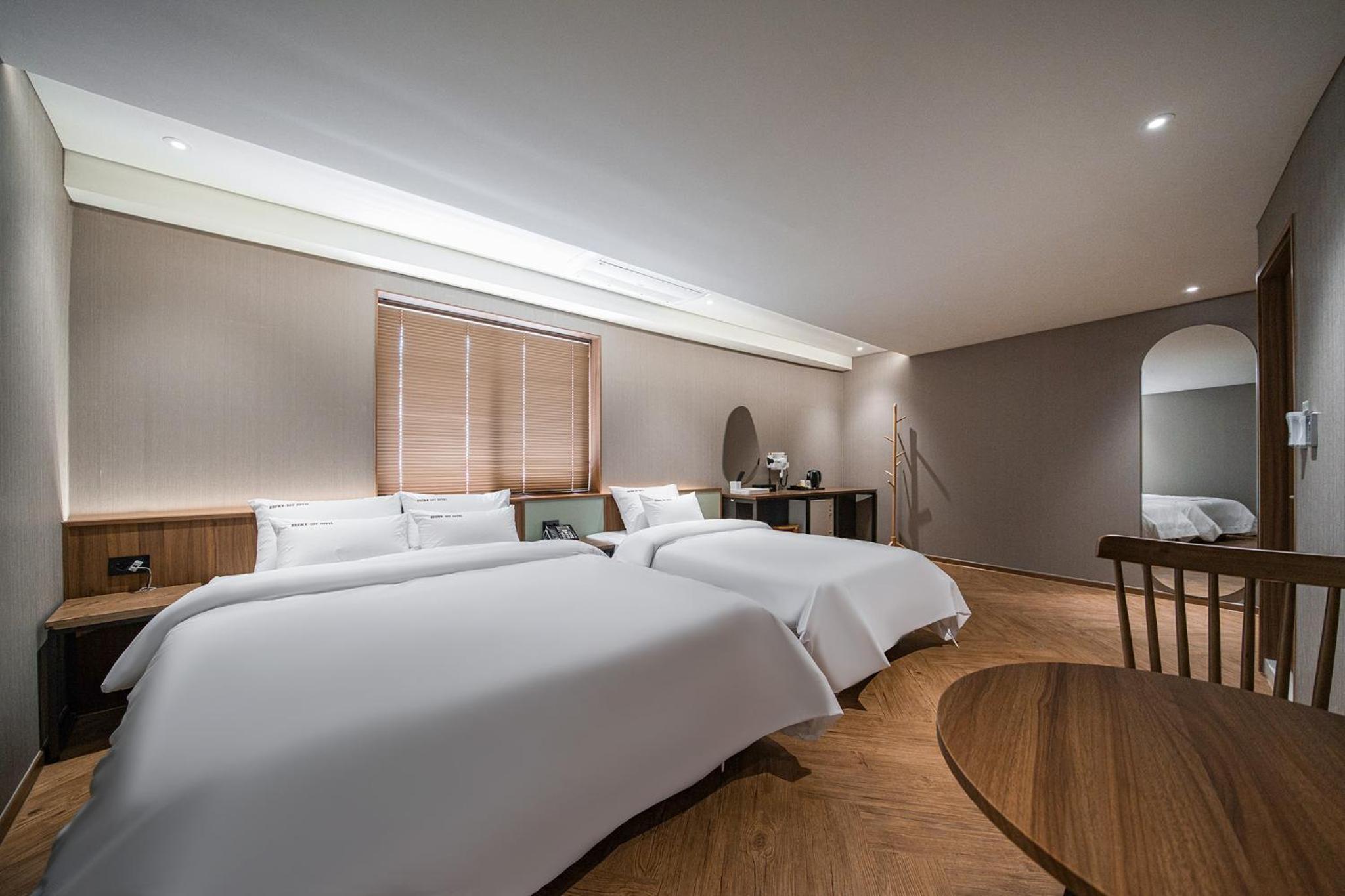 Deluxe Twin Room - Photo 14