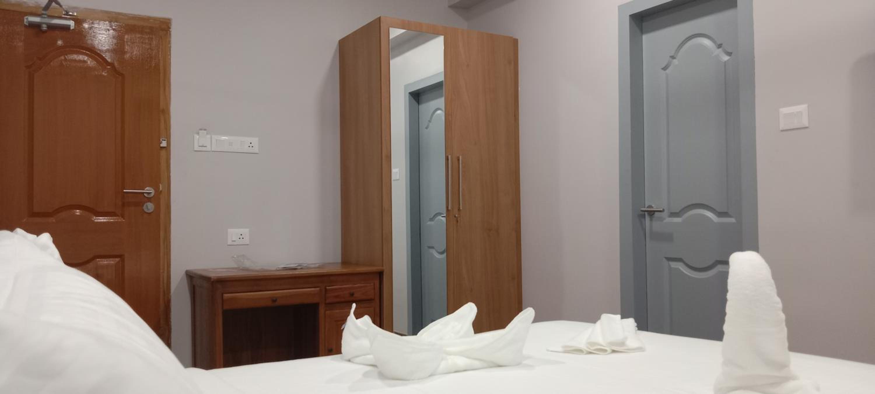 Standard Double Room - Photo 5