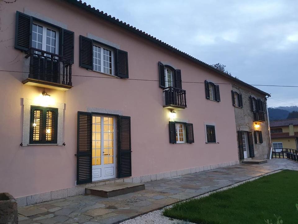 Five-Bedroom House - Photo 5