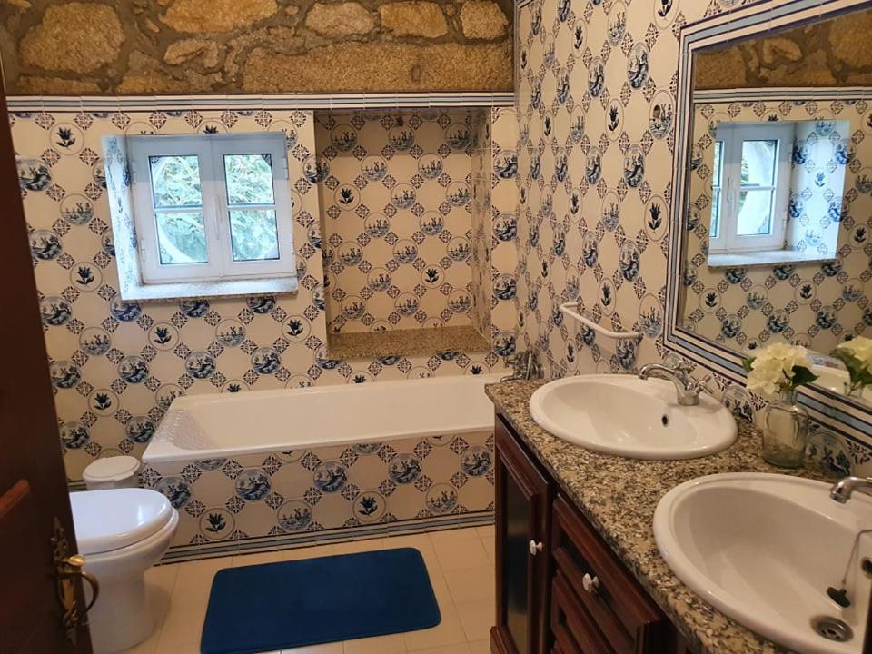 Five-Bedroom House - Photo 7