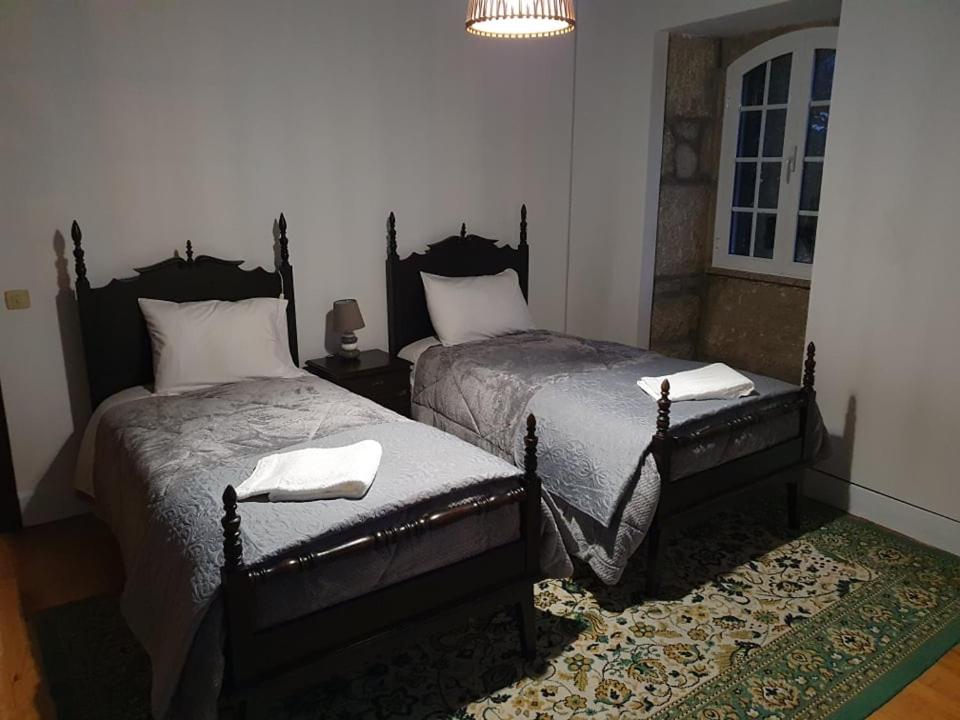 Five-Bedroom House - Photo 3