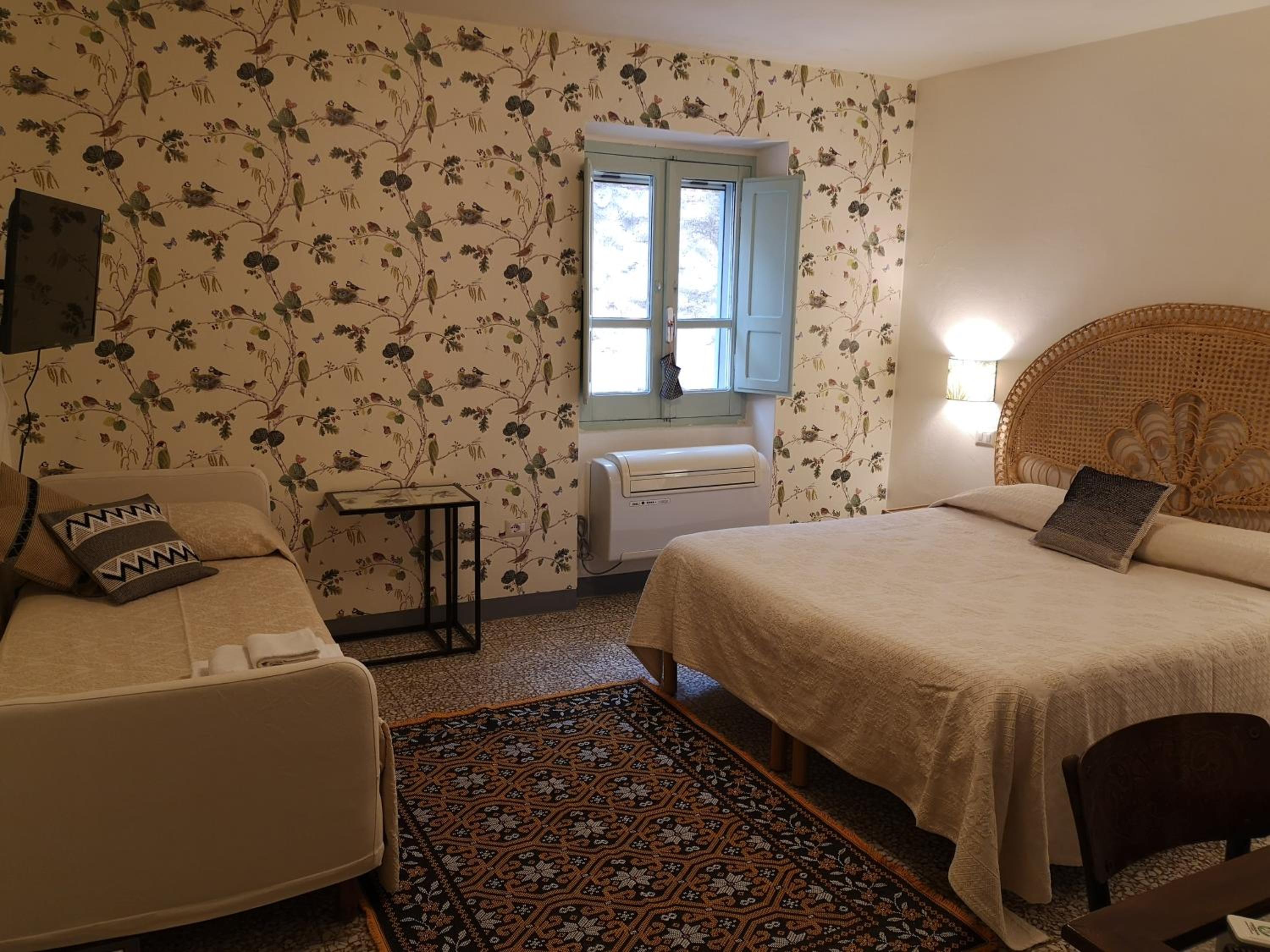 Triple Room with Private Bathroom