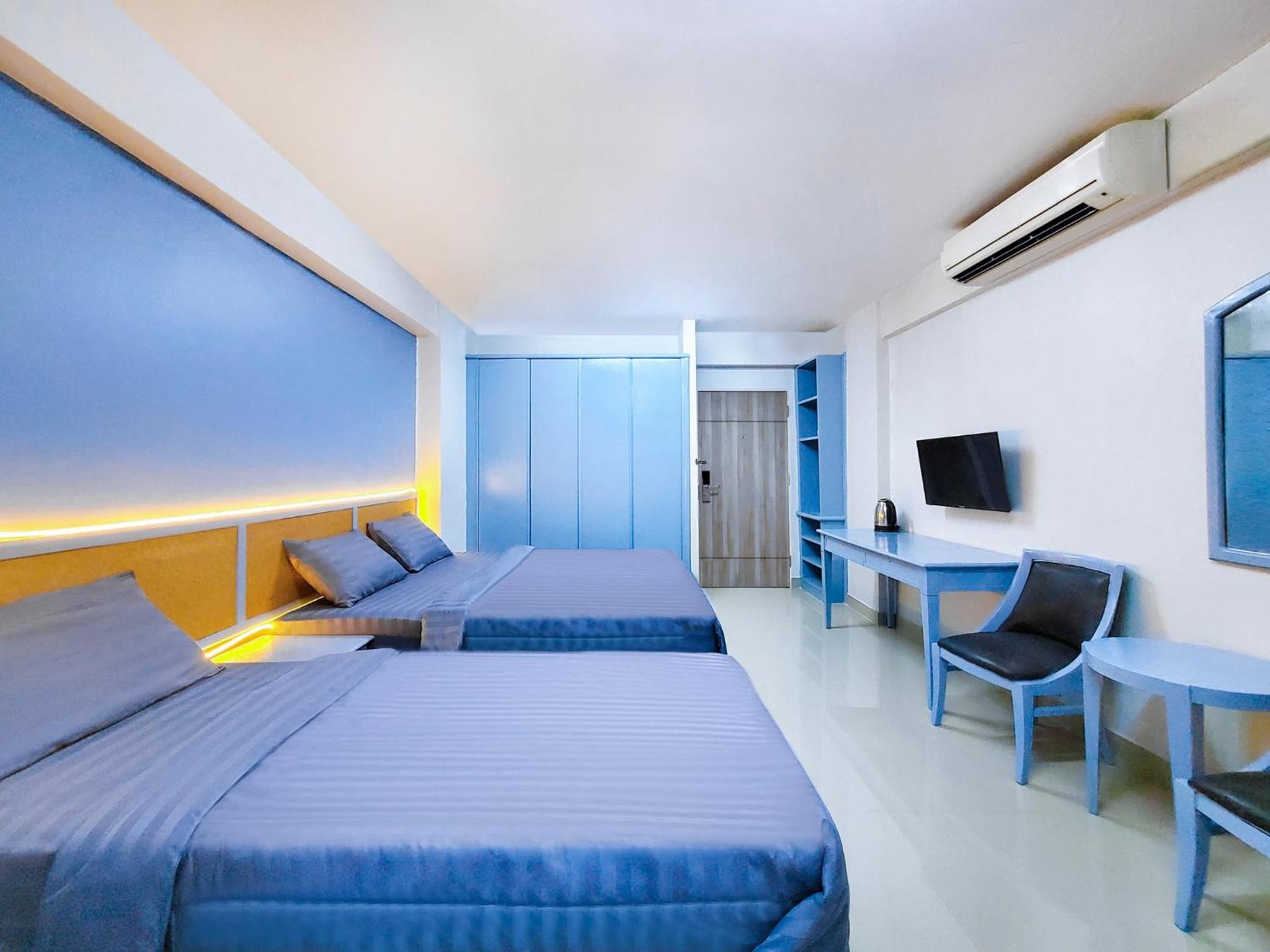 Triple Room with Balcony - Photo 1