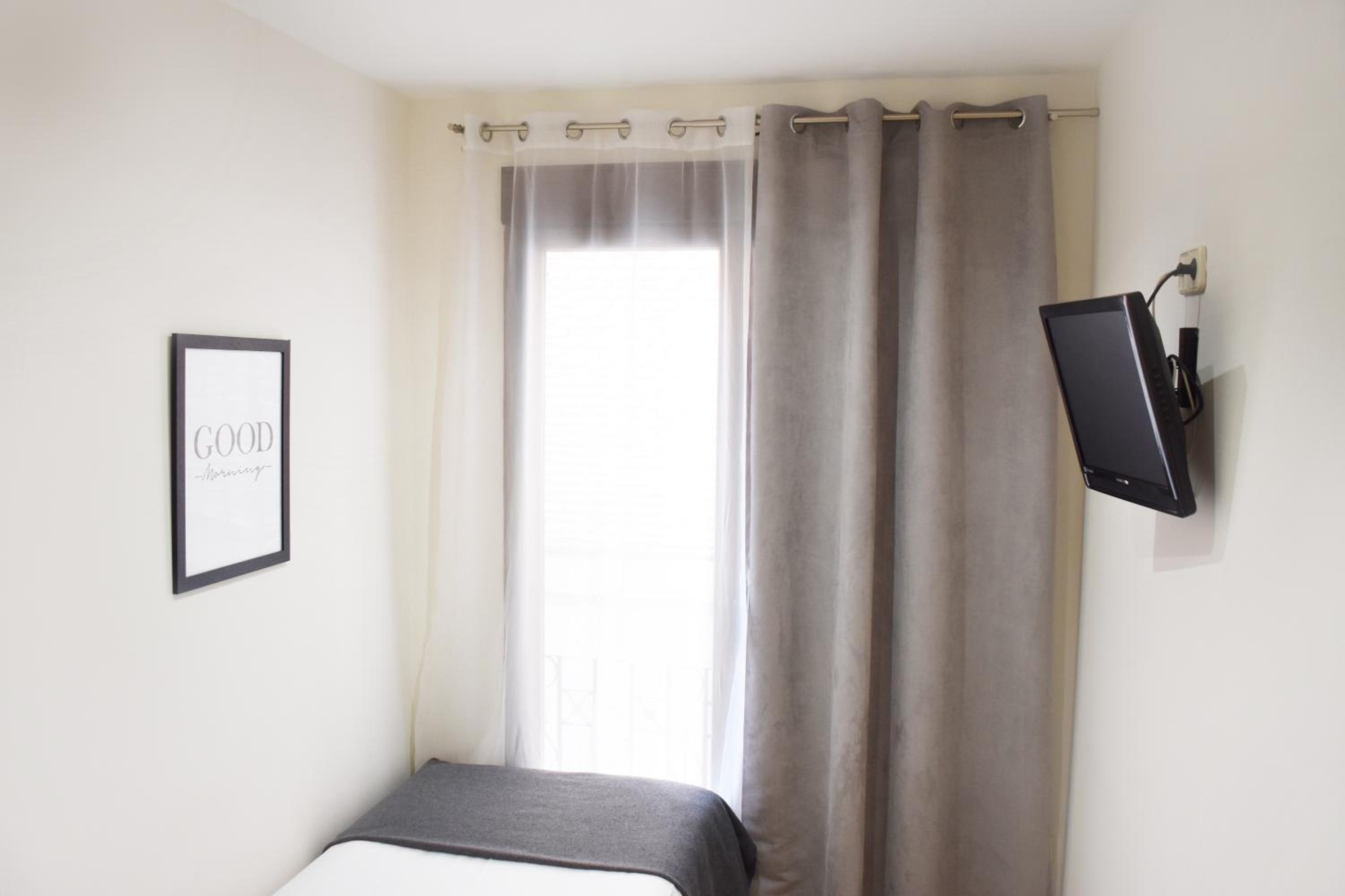 Single Room with Balcony photo 2