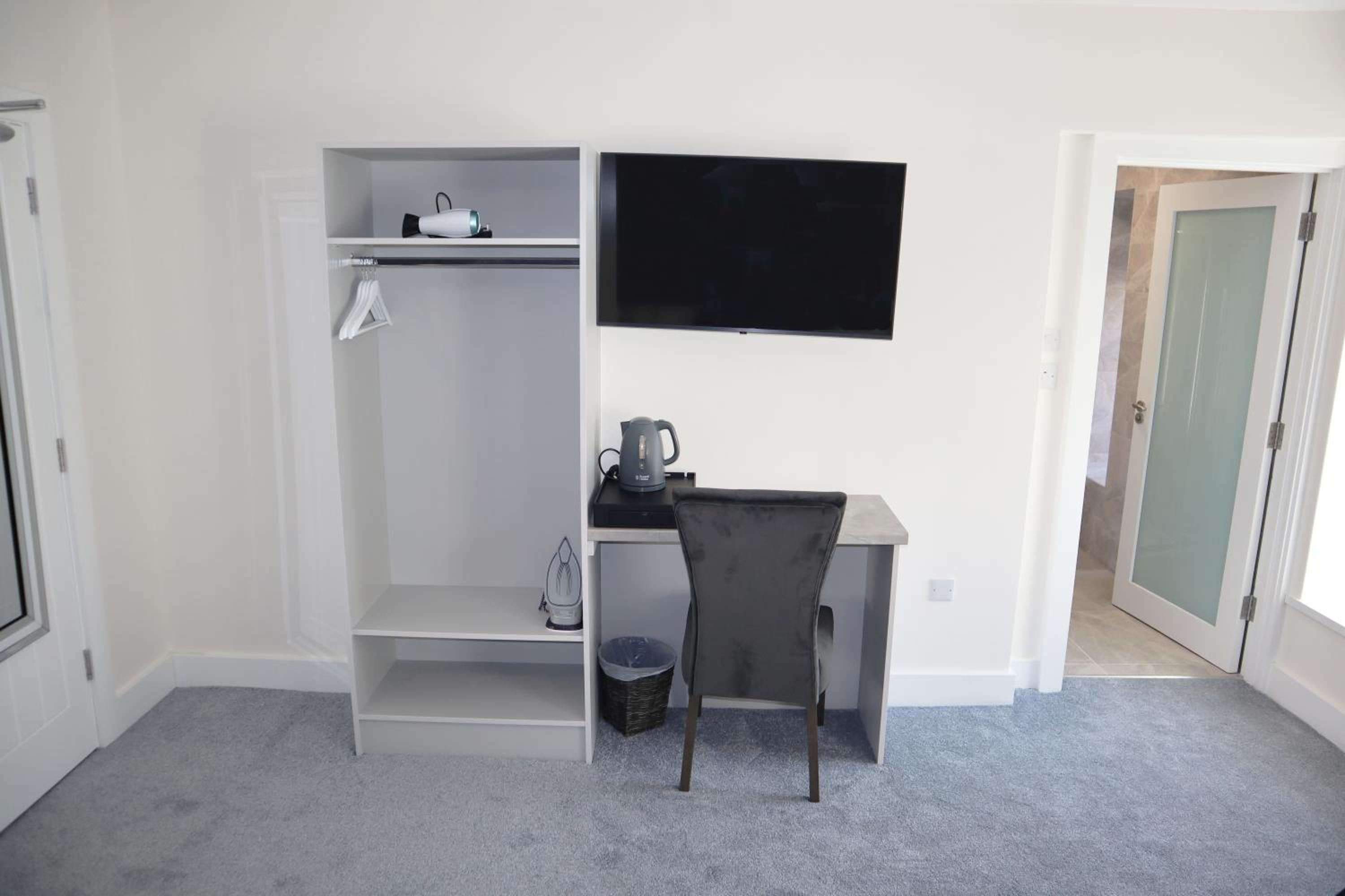 Deluxe Family Room photo 2