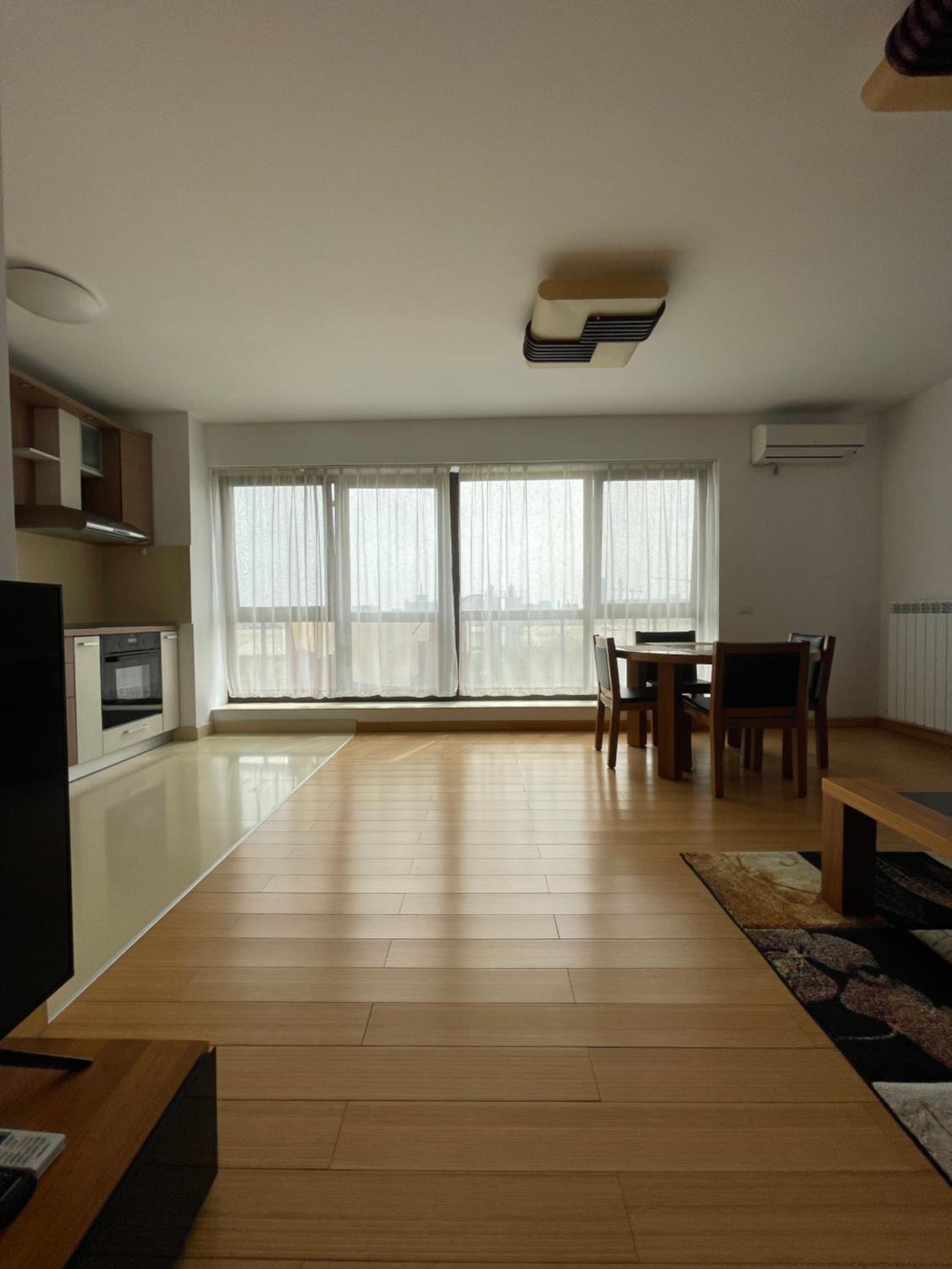 One-Bedroom Apartment - Photo 3