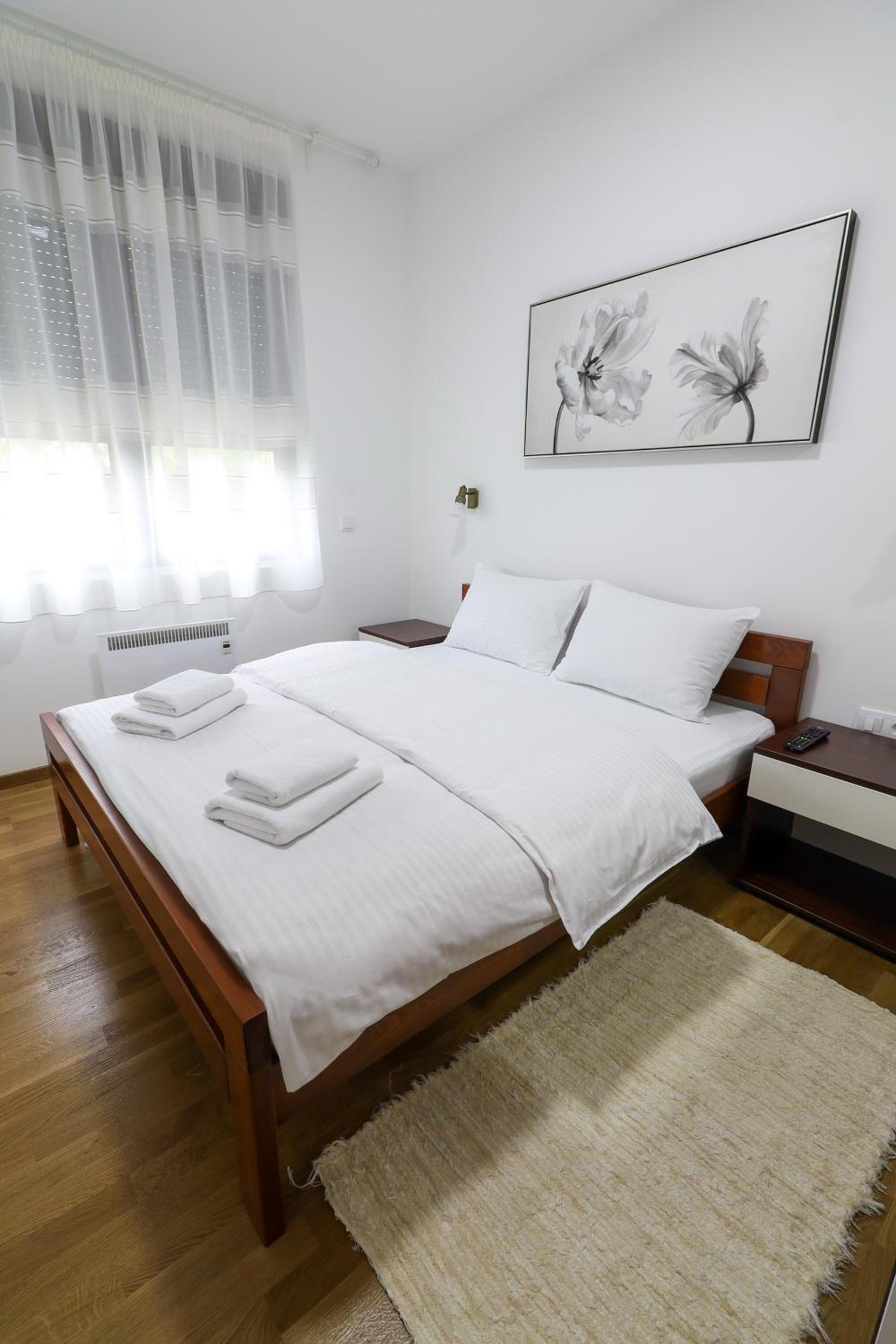 Two-Bedroom Apartment - Photo 2