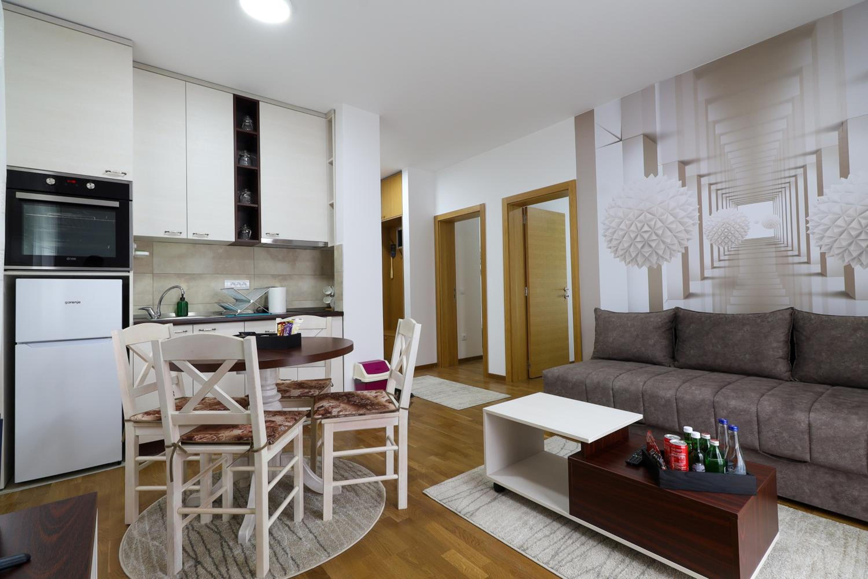 Two-Bedroom Apartment - Photo 5