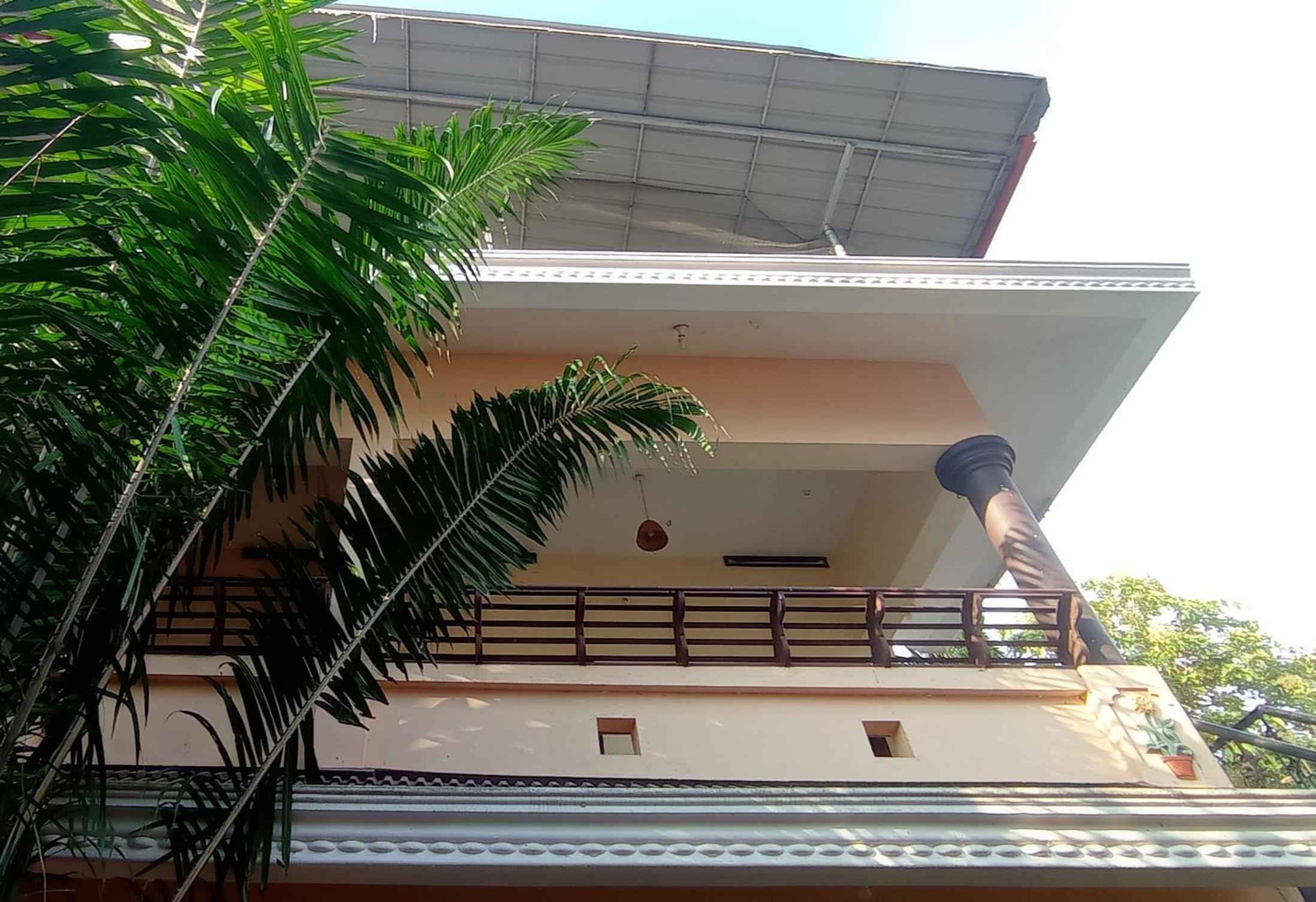 Double Room with Balcony - AC  - Photo 13