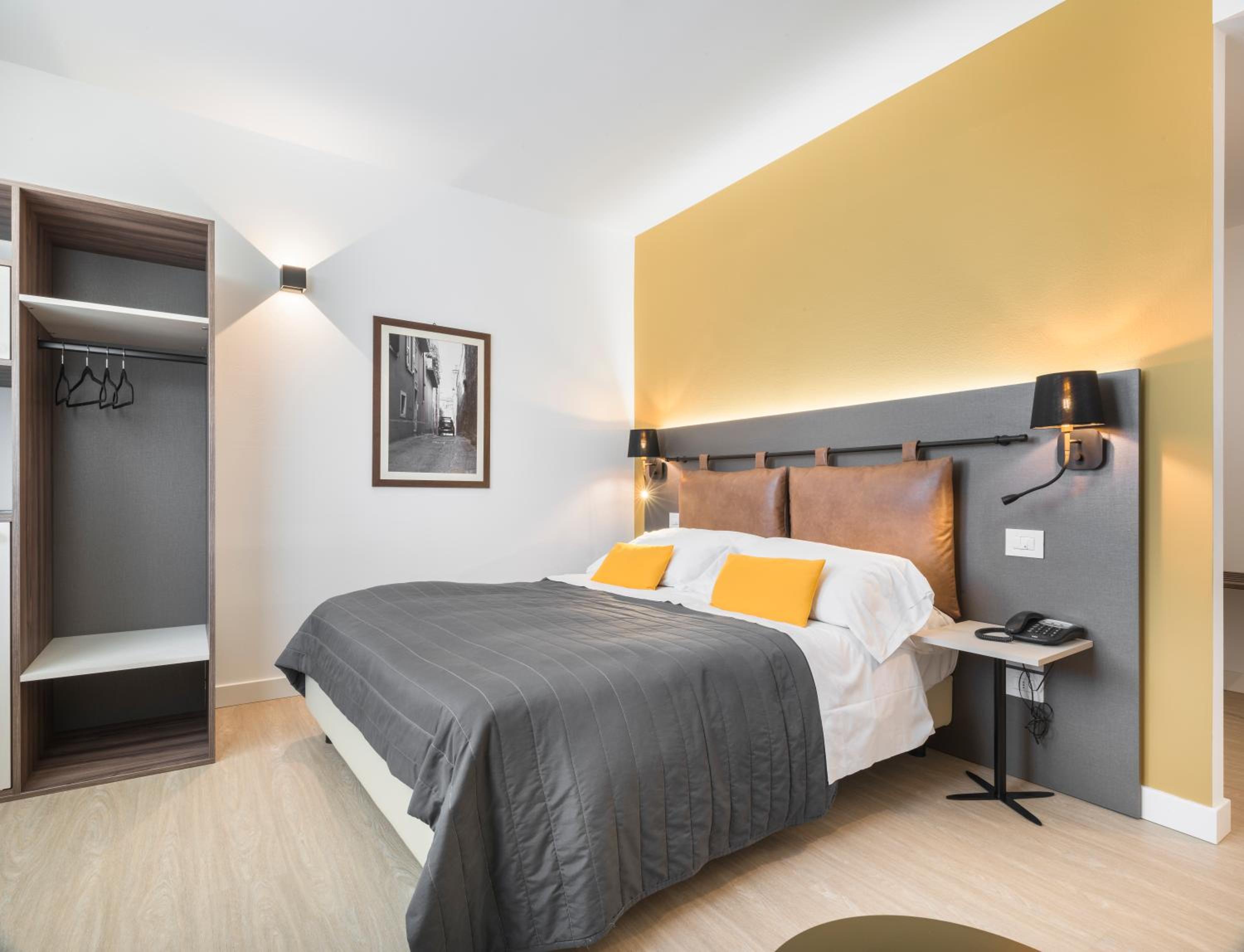 Standard Double Room - Photo 3
