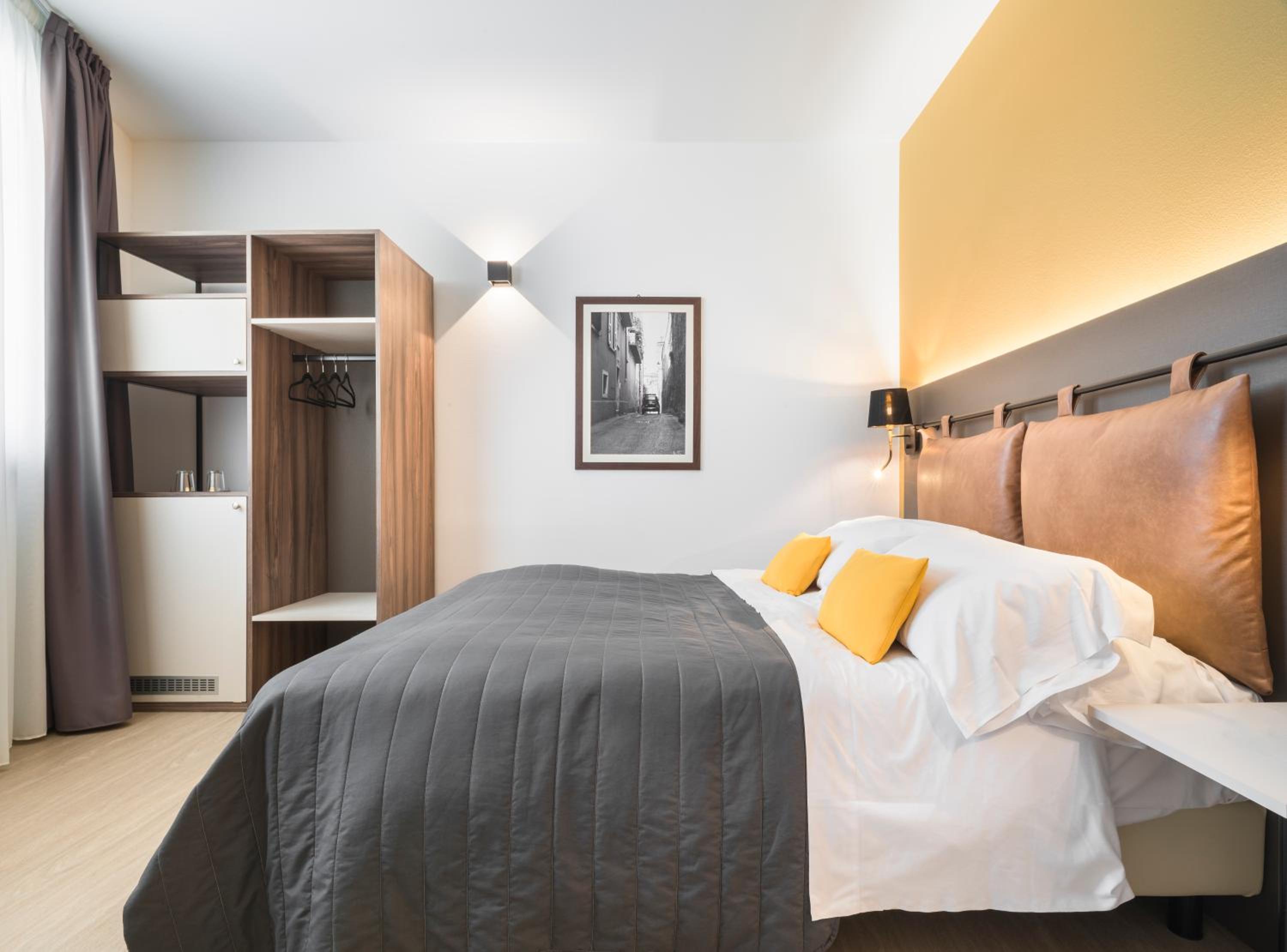 Standard Double Room - Photo 6
