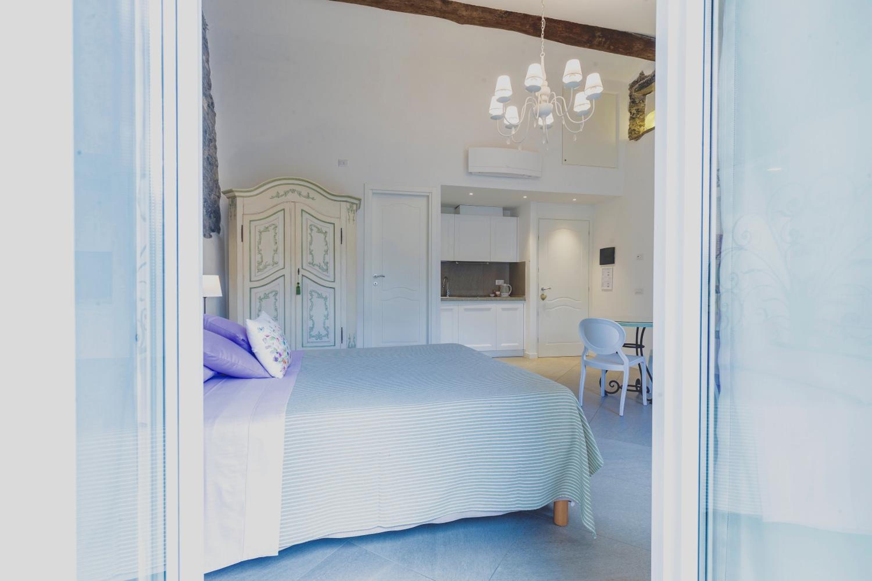 Double Room with Balcony photo 2