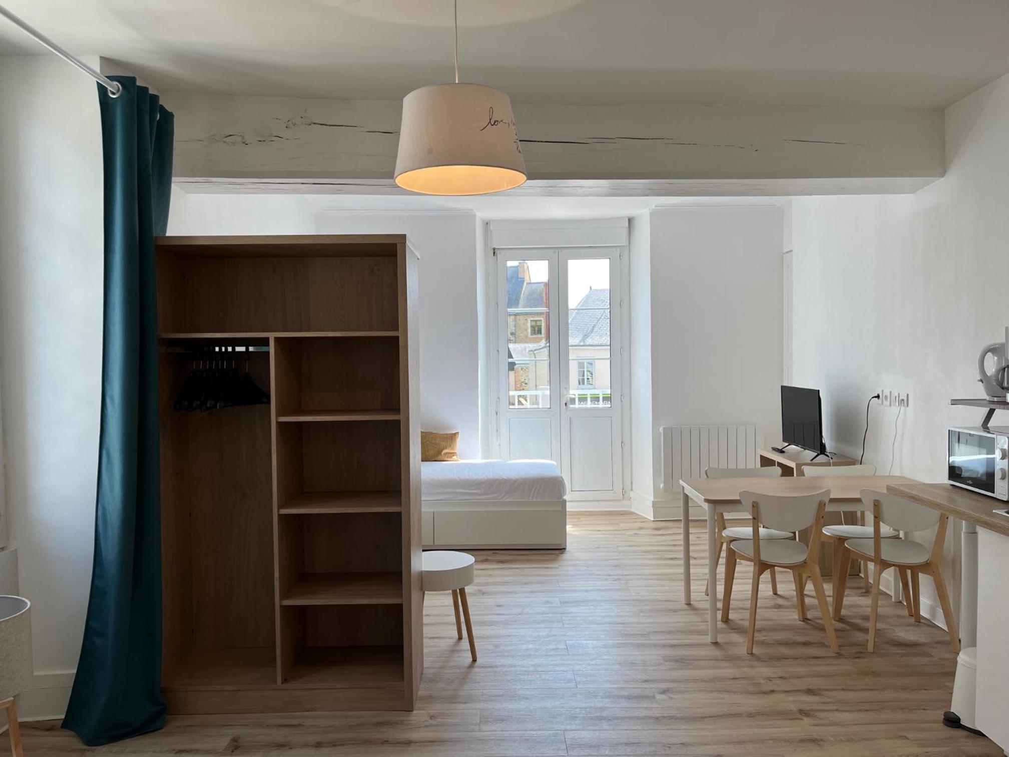 Family Studio - Photo 1