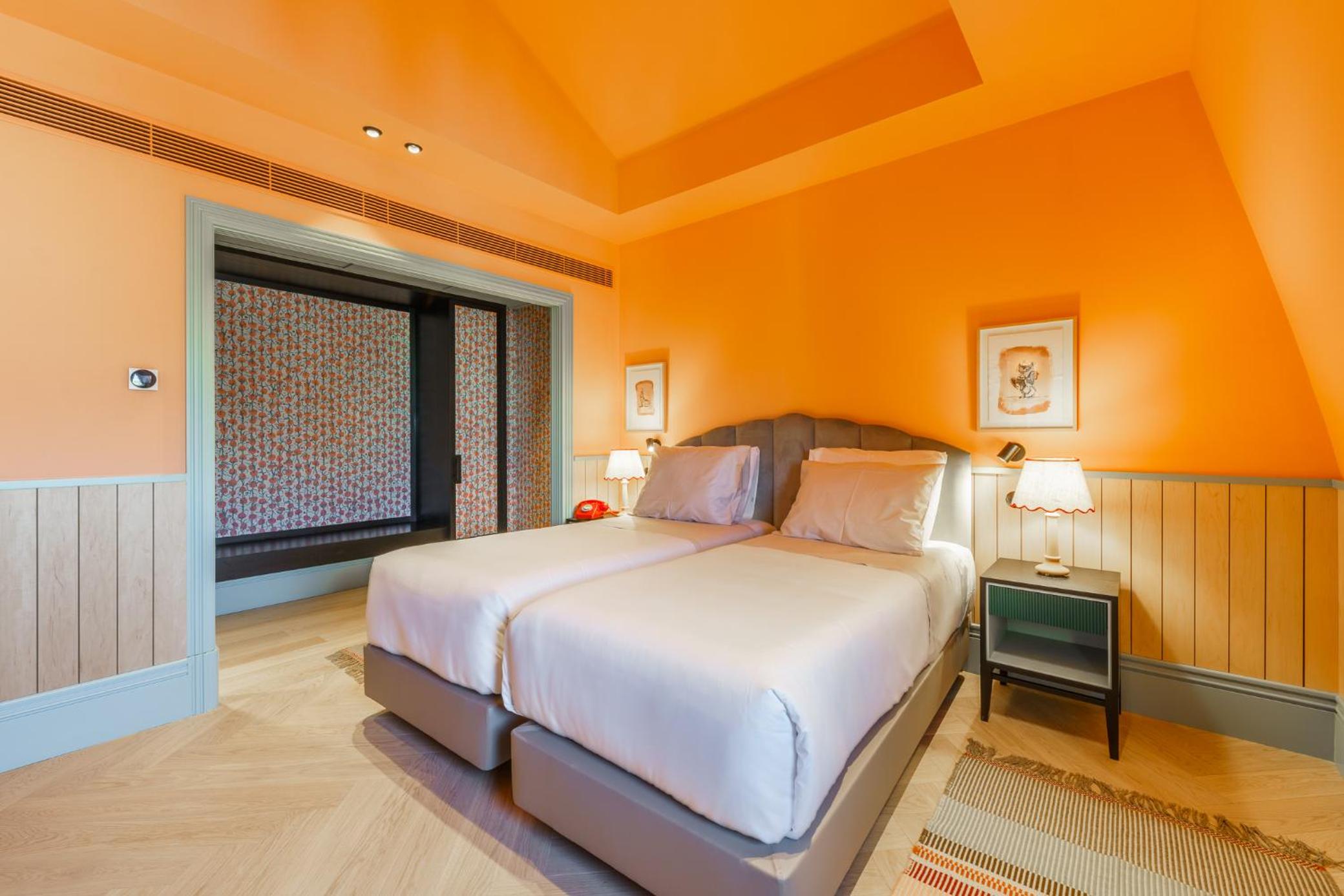 Superior Twin Room with Aliados View