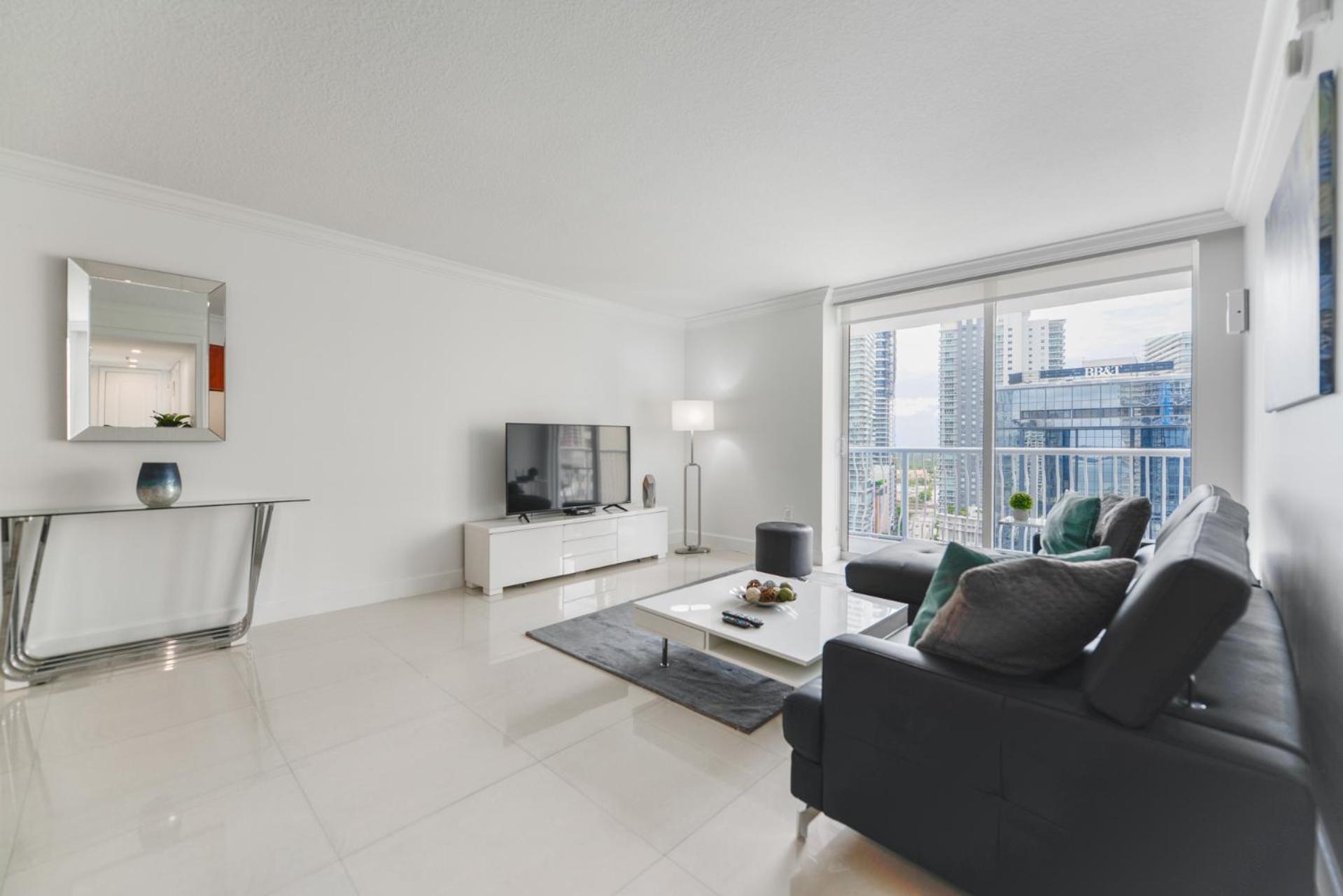 Three-Bedroom Apartment photo 1