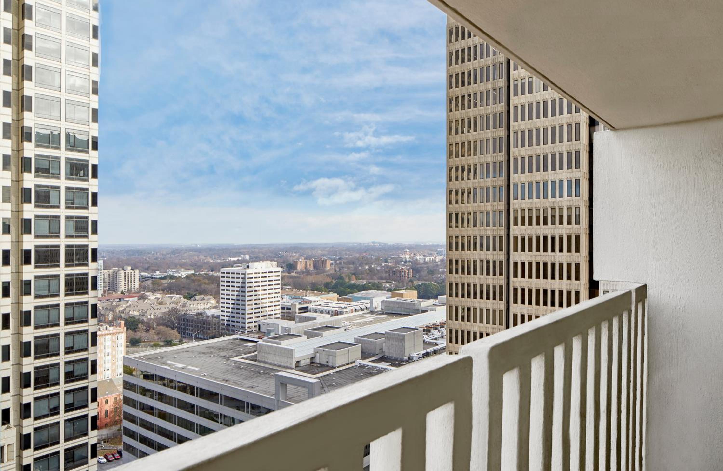 King Room with Balcony and City View  - Photo 6