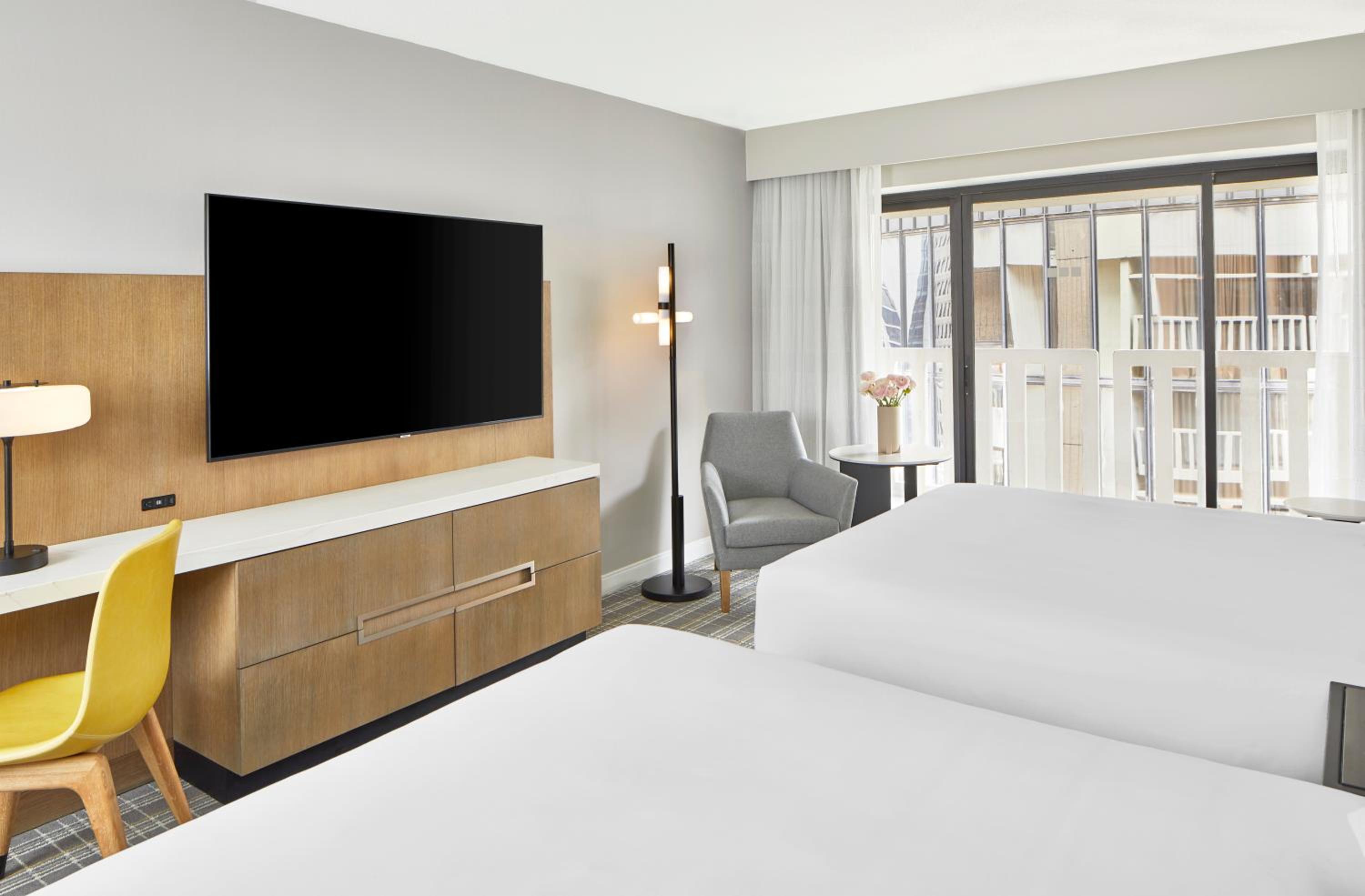 Queen Room with Two Queen Beds and Balcony - Photo 4