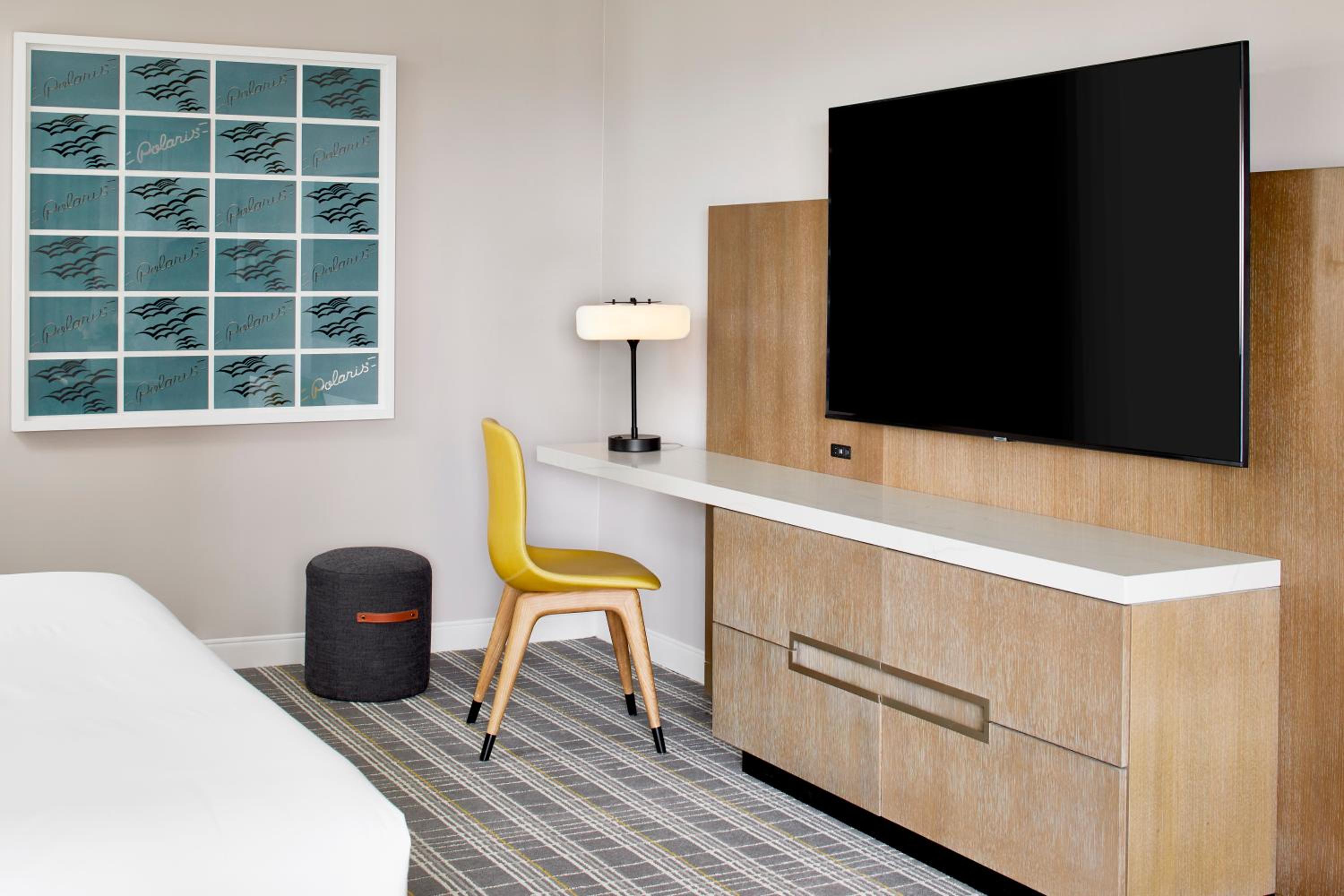 King Room with Balcony and City View  - Photo 12